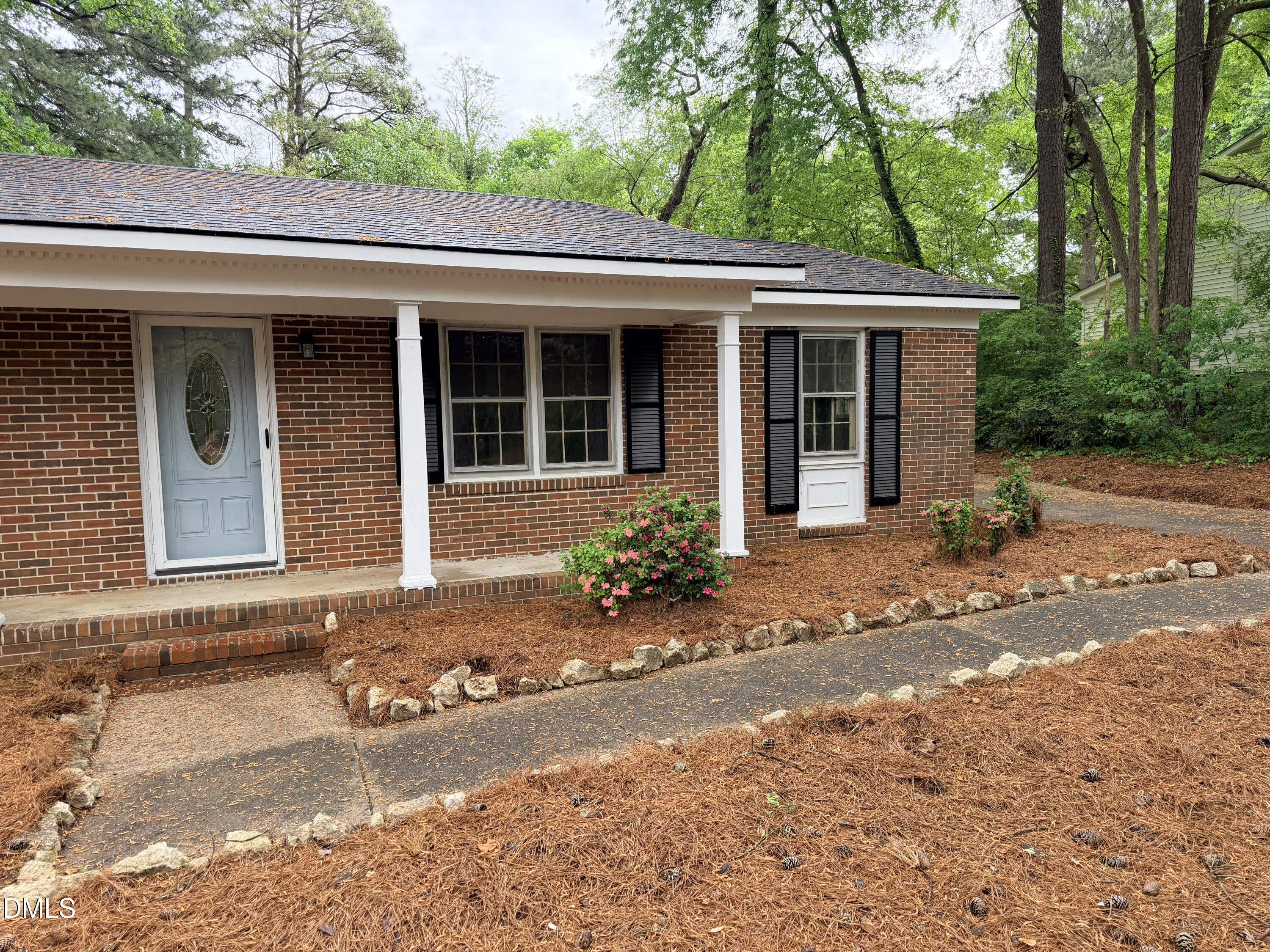 4324 Woodlawn Drive Property Photo 3