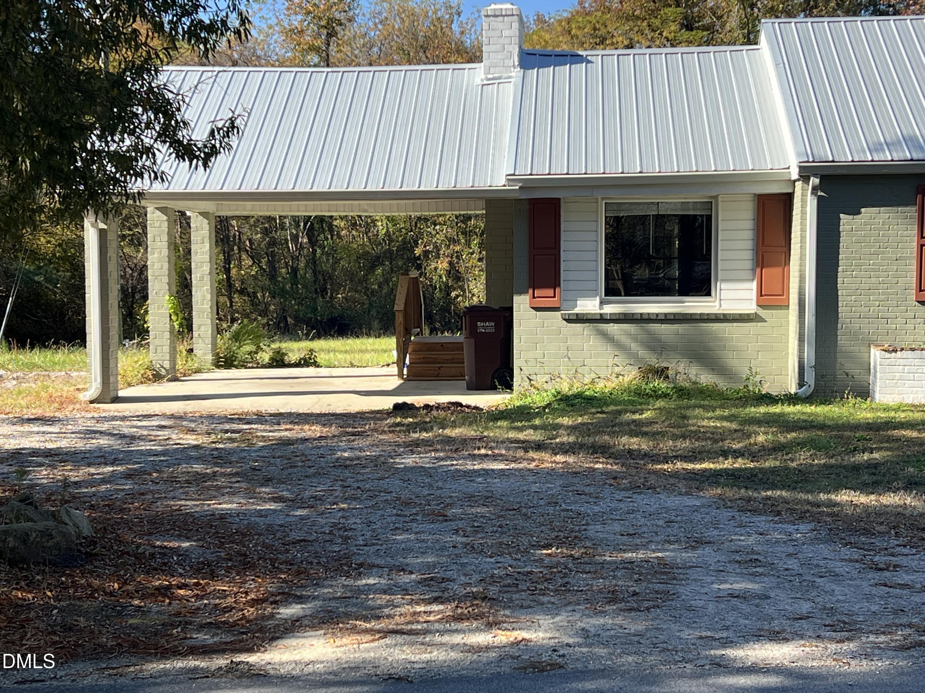 986 N Chavis Road Property Photo 2