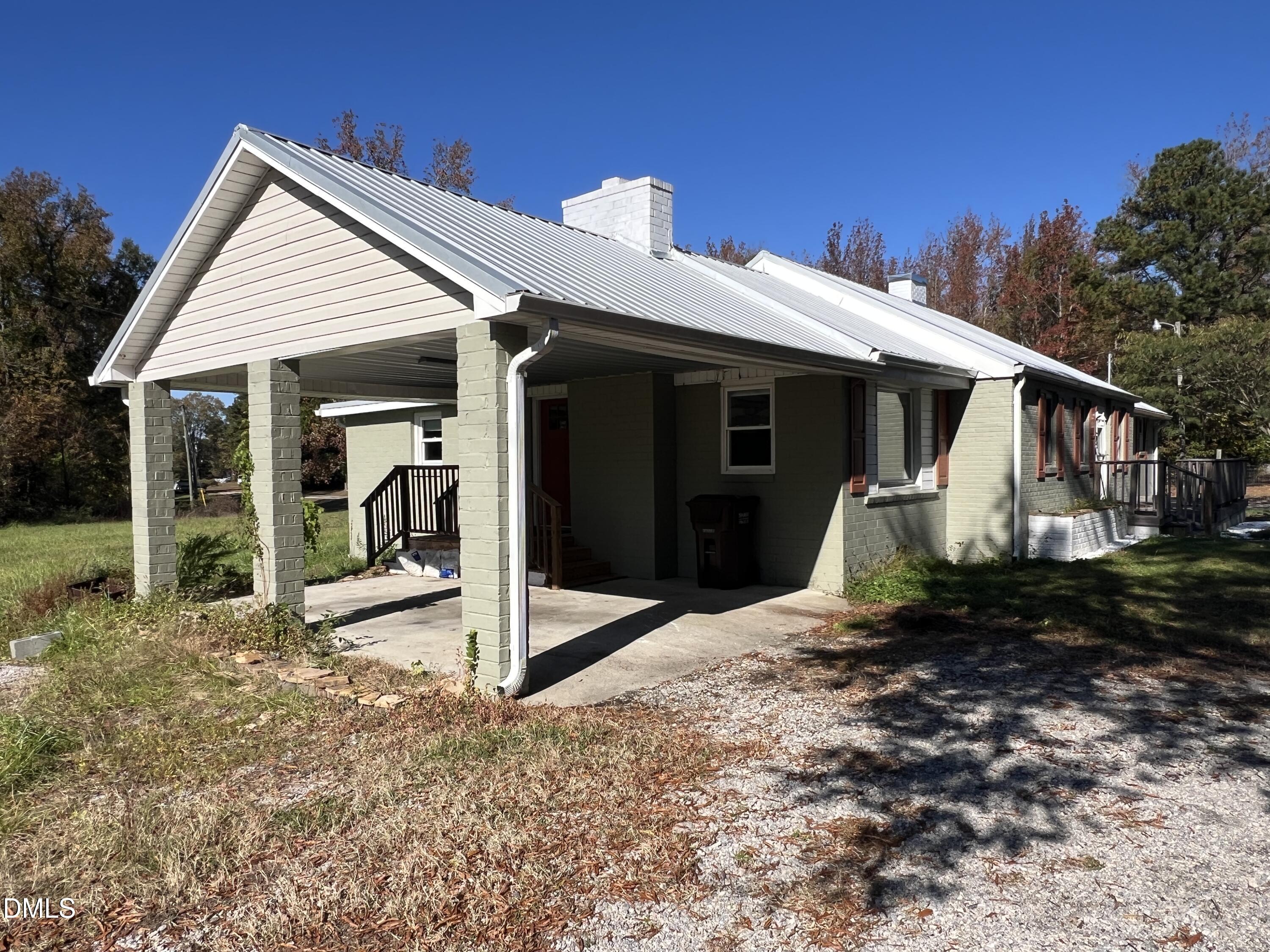 986 N Chavis Road Property Photo 4