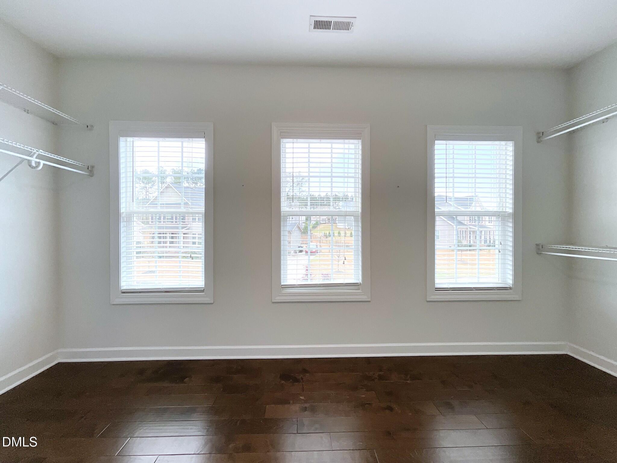 352 Tayside Street Property Photo 36