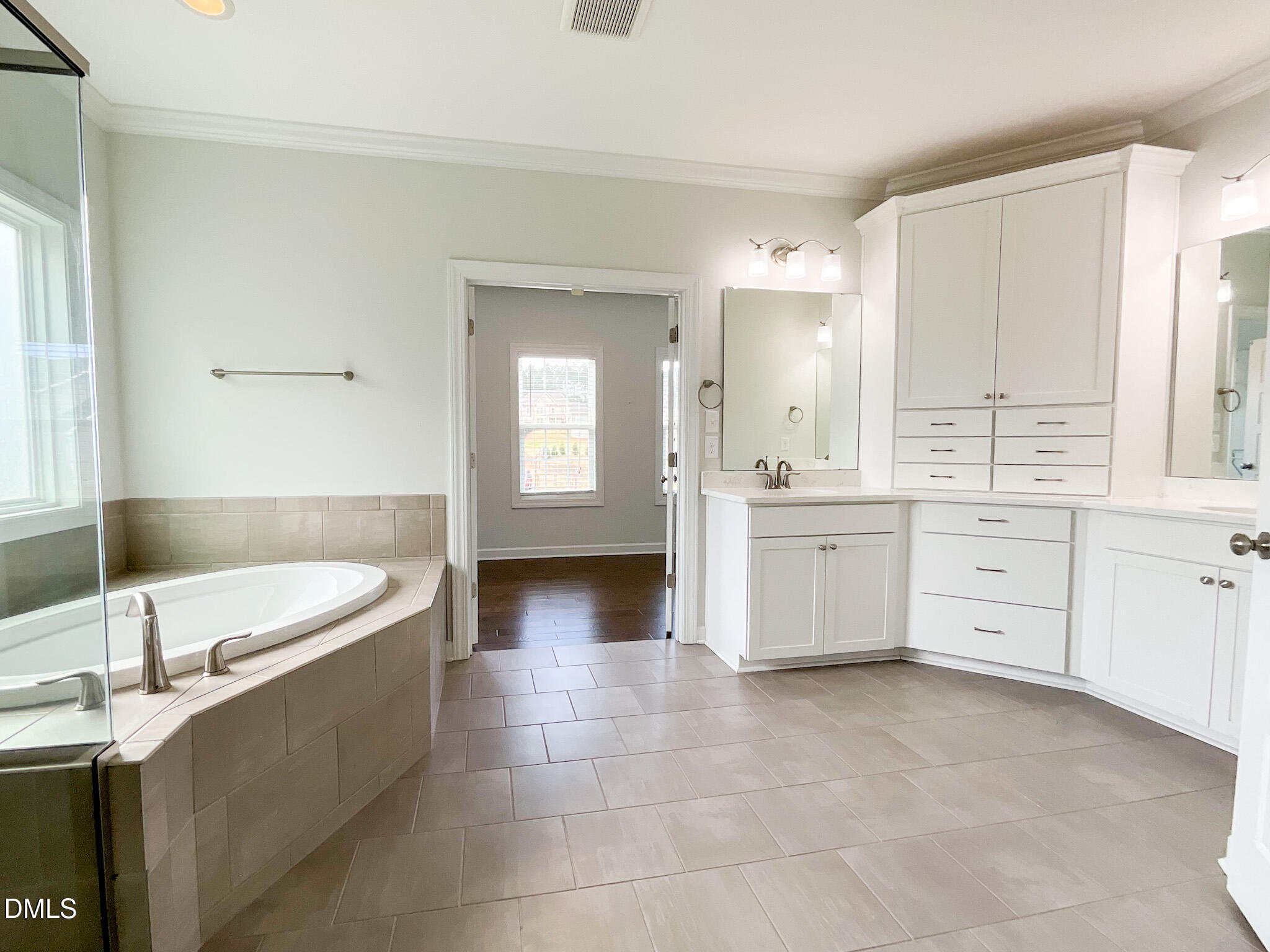 352 Tayside Street Property Photo 39