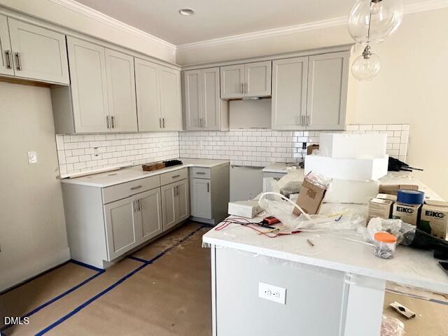 818a Carter Avenue Property Photo 8