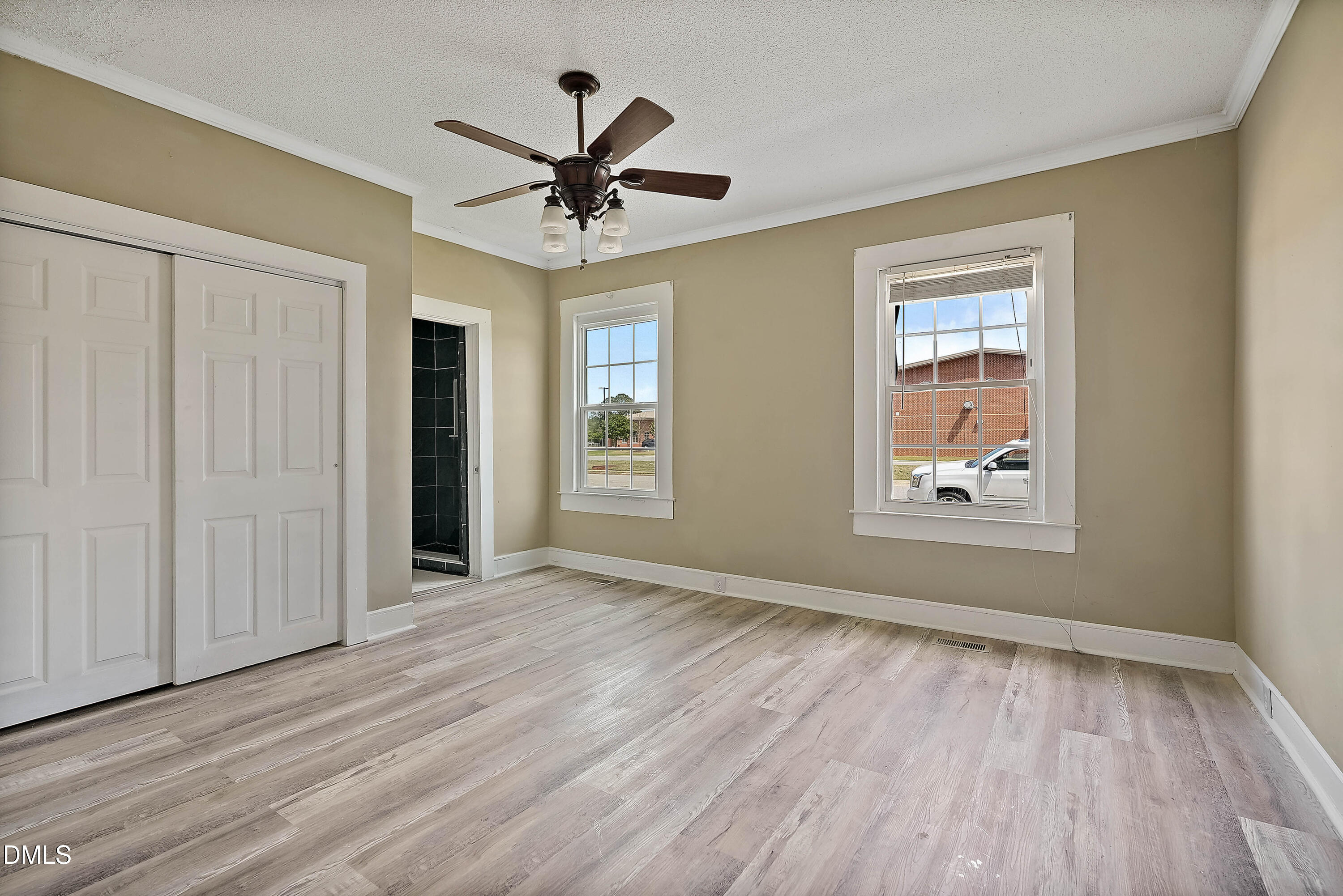 310 E E Street Property Photo 6