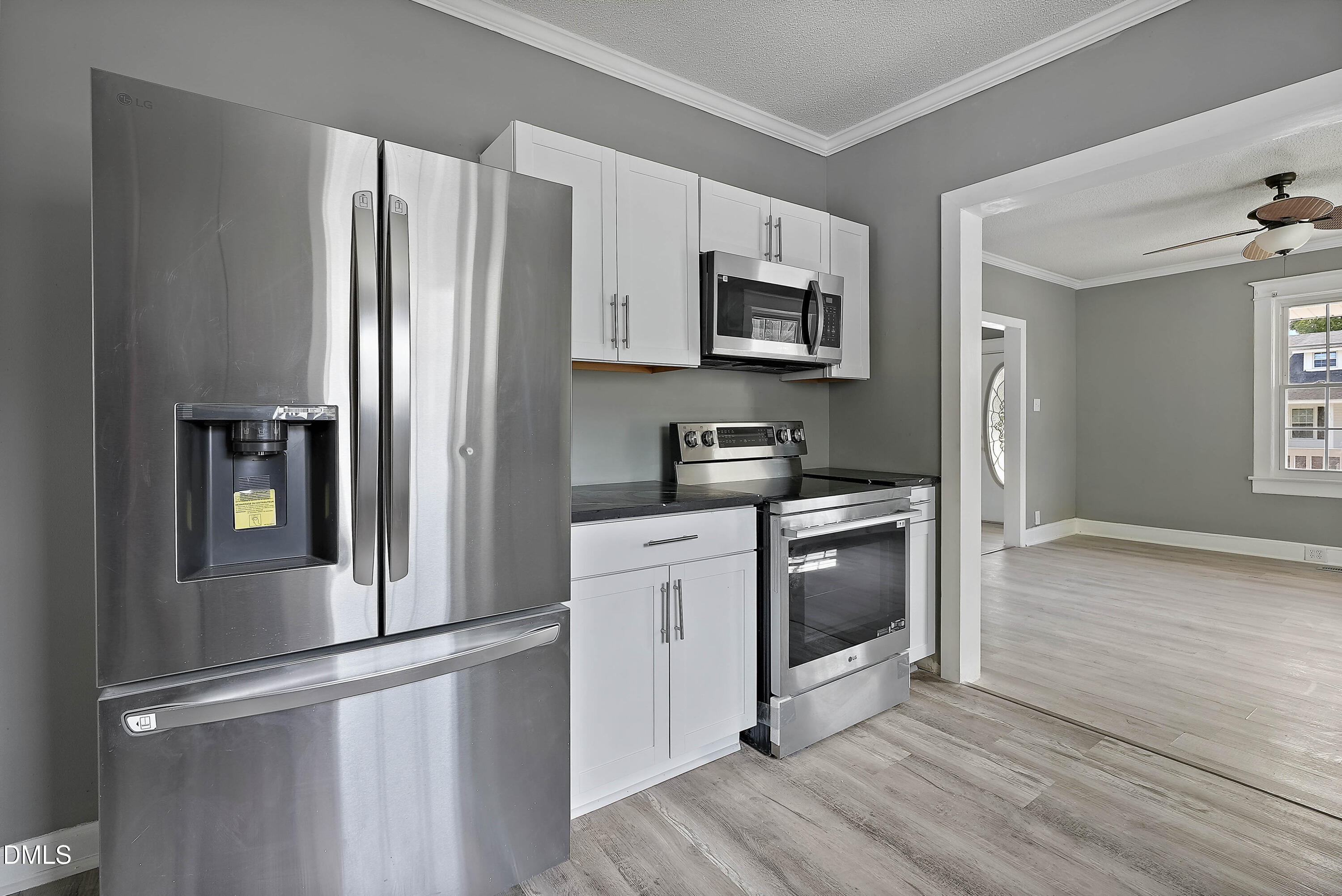 310 E E Street Property Photo 16