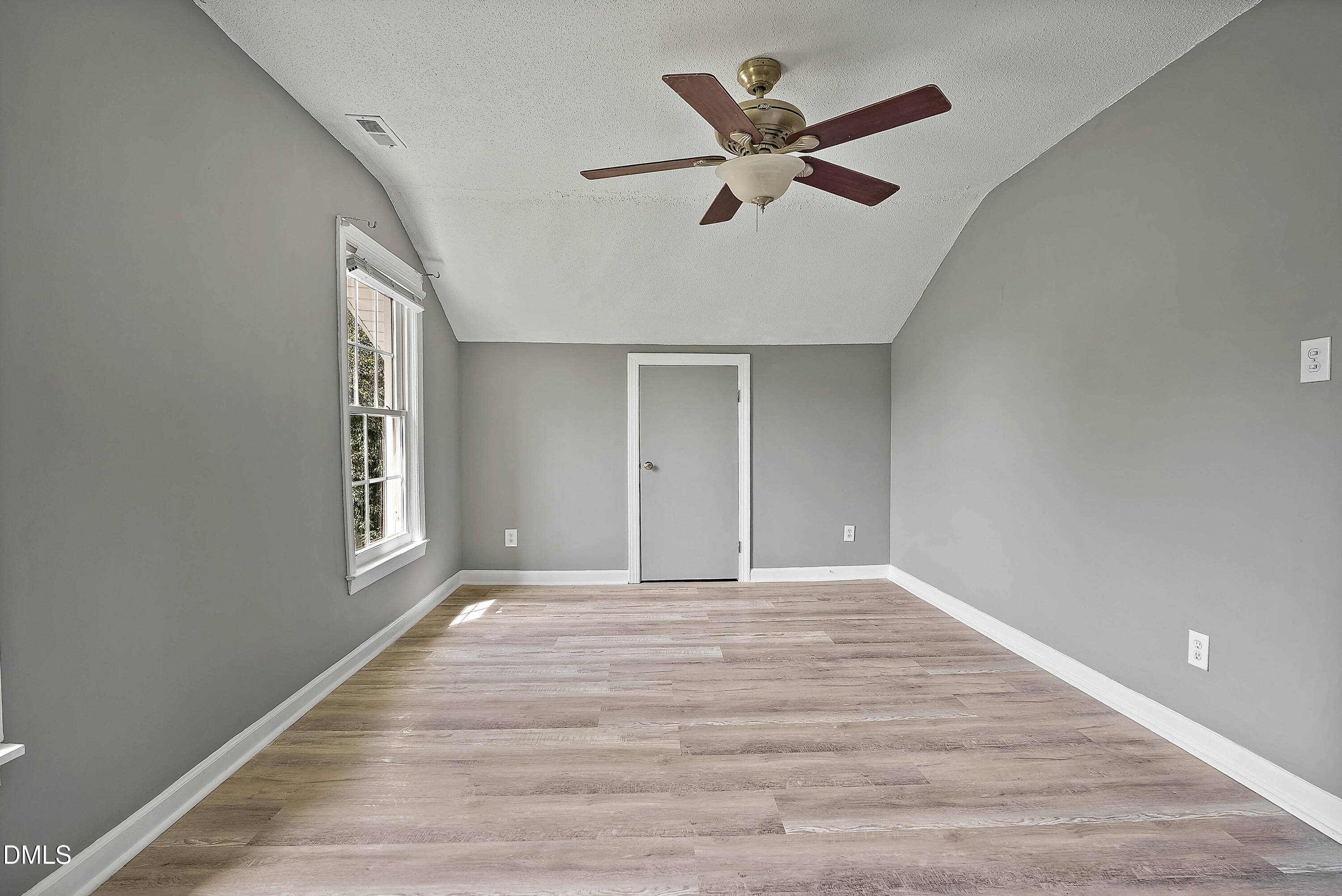 310 E E Street Property Photo 19