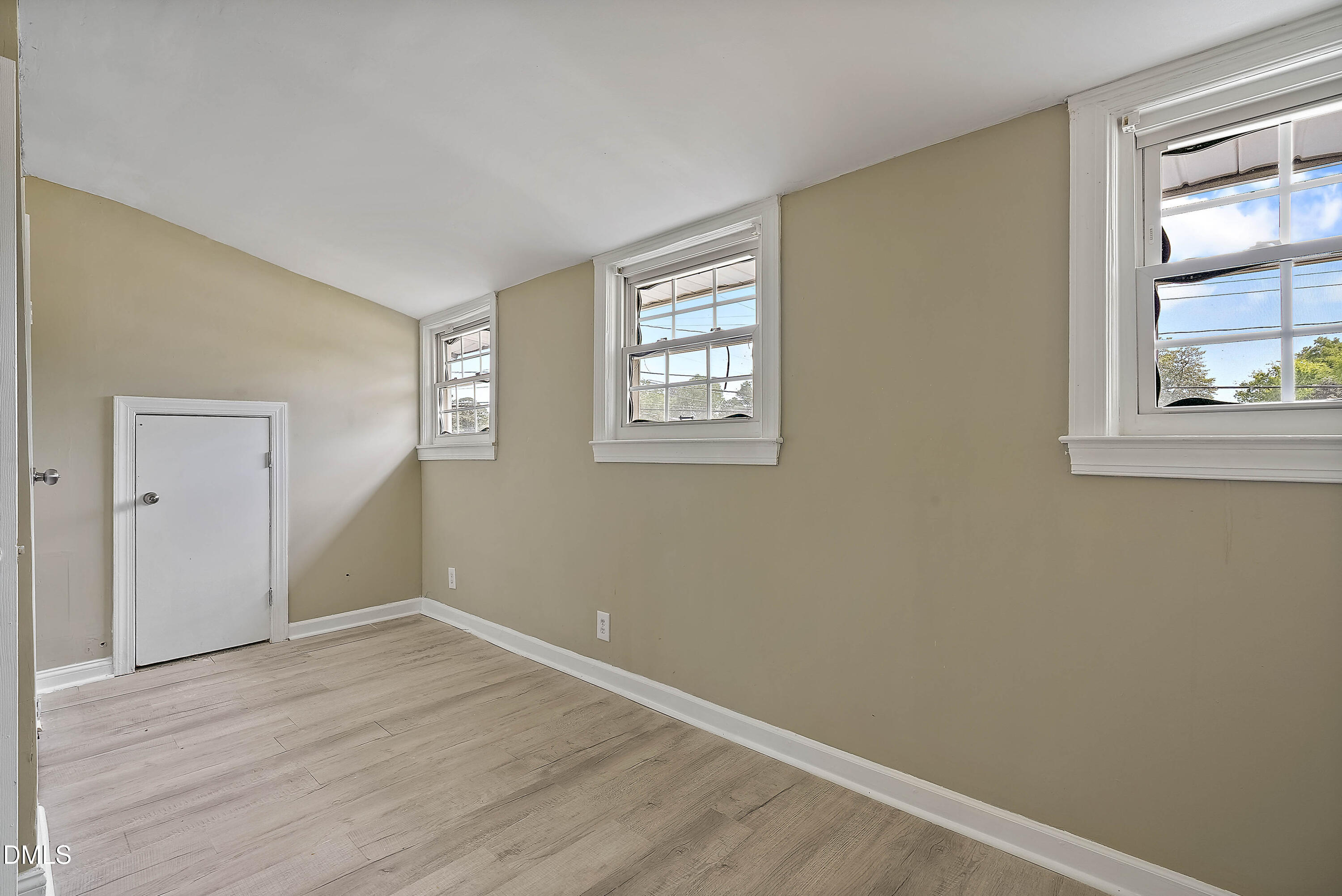 310 E E Street Property Photo 20