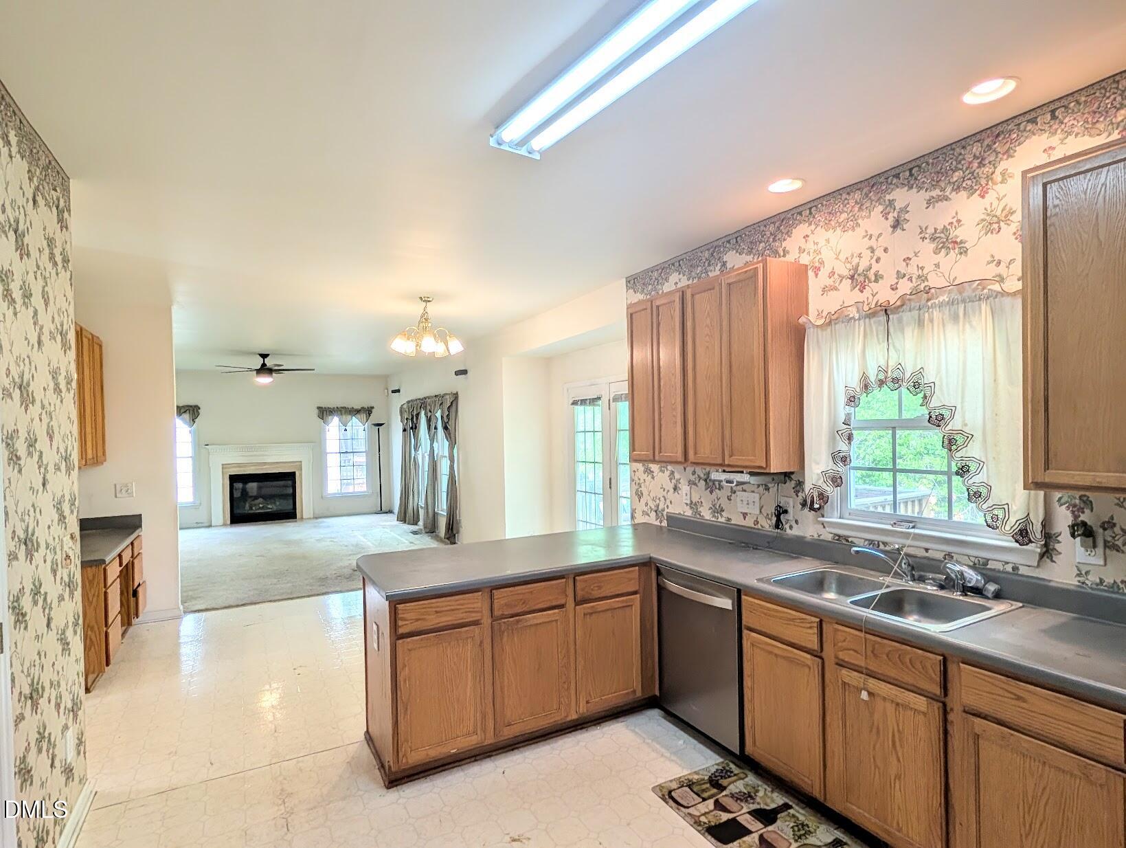 4411 Sun Valley Drive Property Photo 11