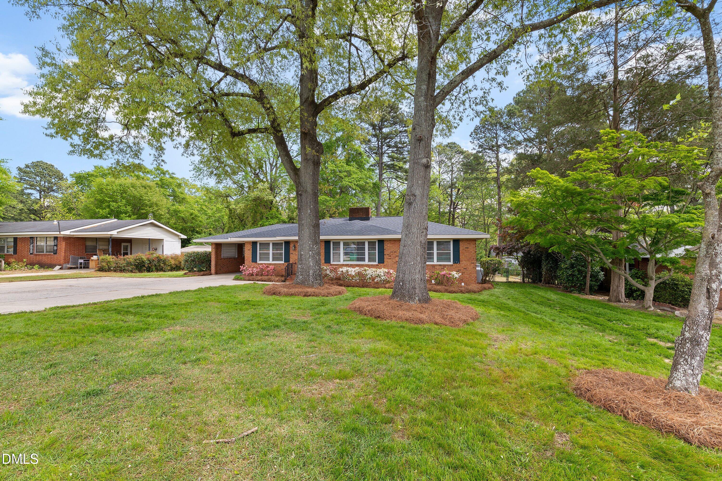 8413 Fayetteville Road Property Photo 2