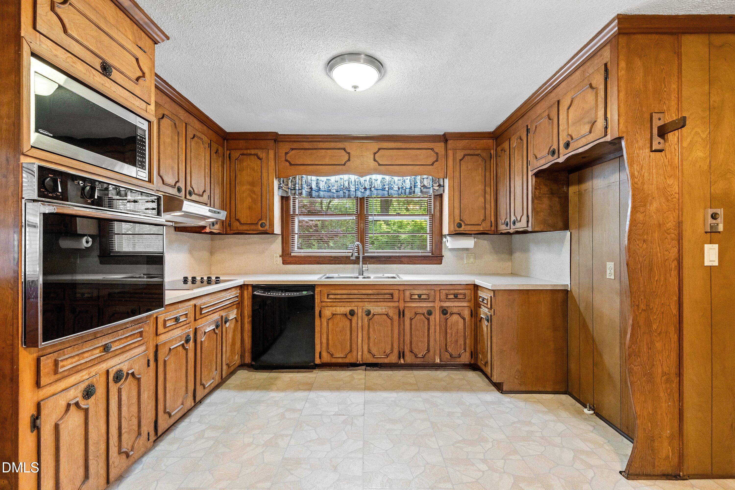 8413 Fayetteville Road Property Photo 13