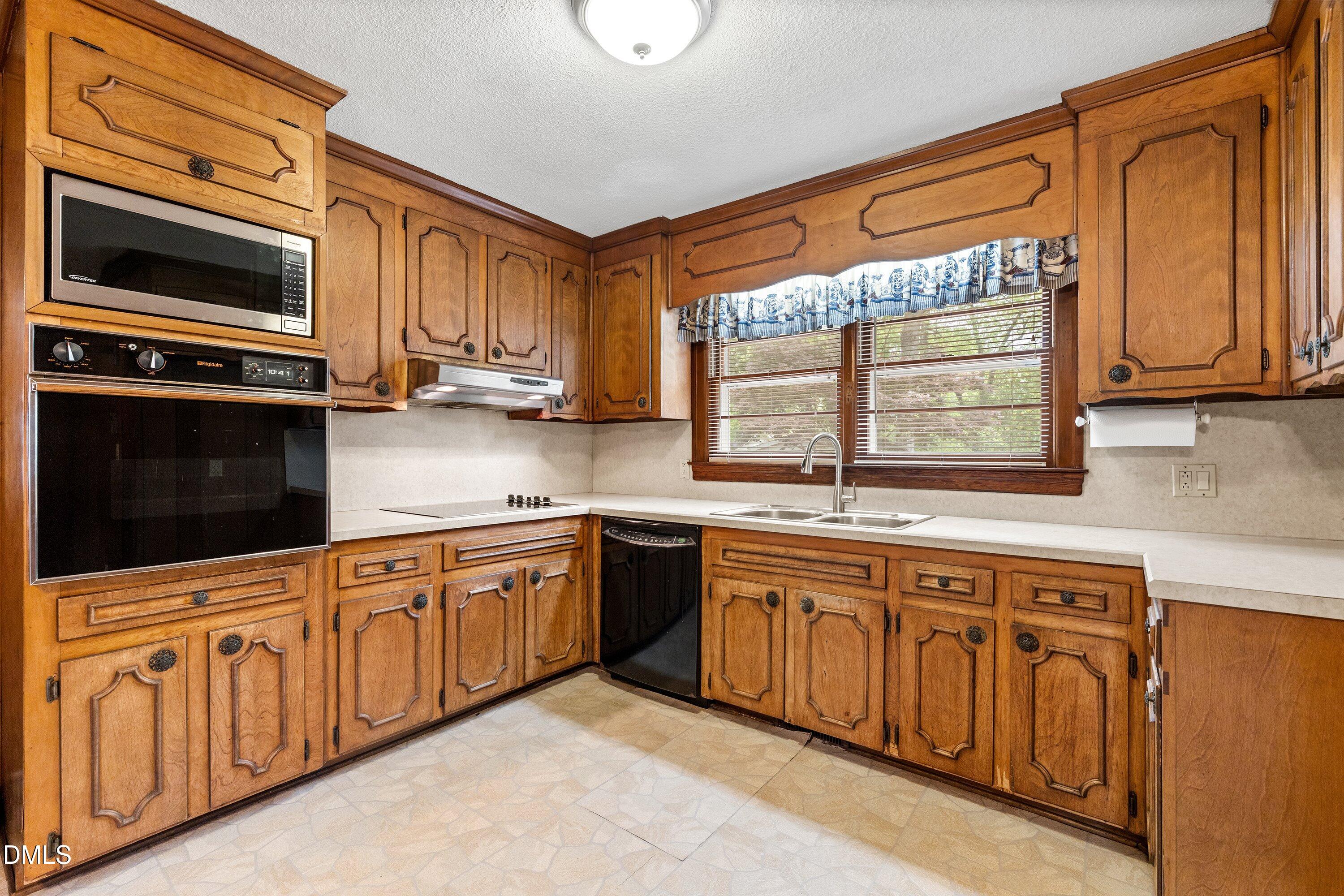 8413 Fayetteville Road Property Photo 14