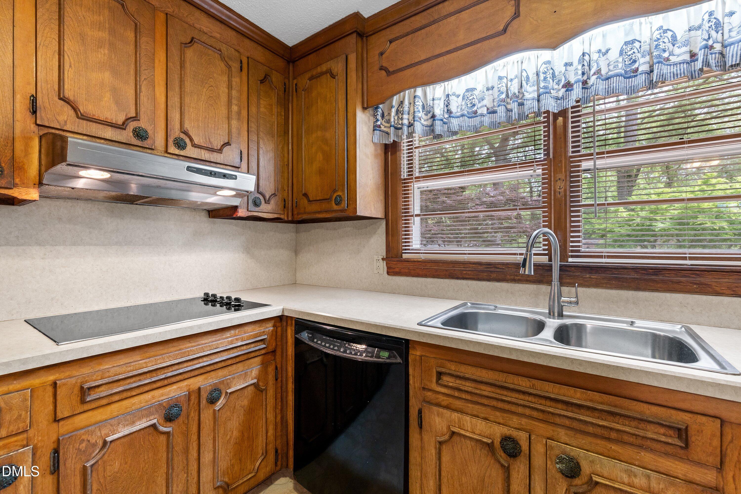 8413 Fayetteville Road Property Photo 15