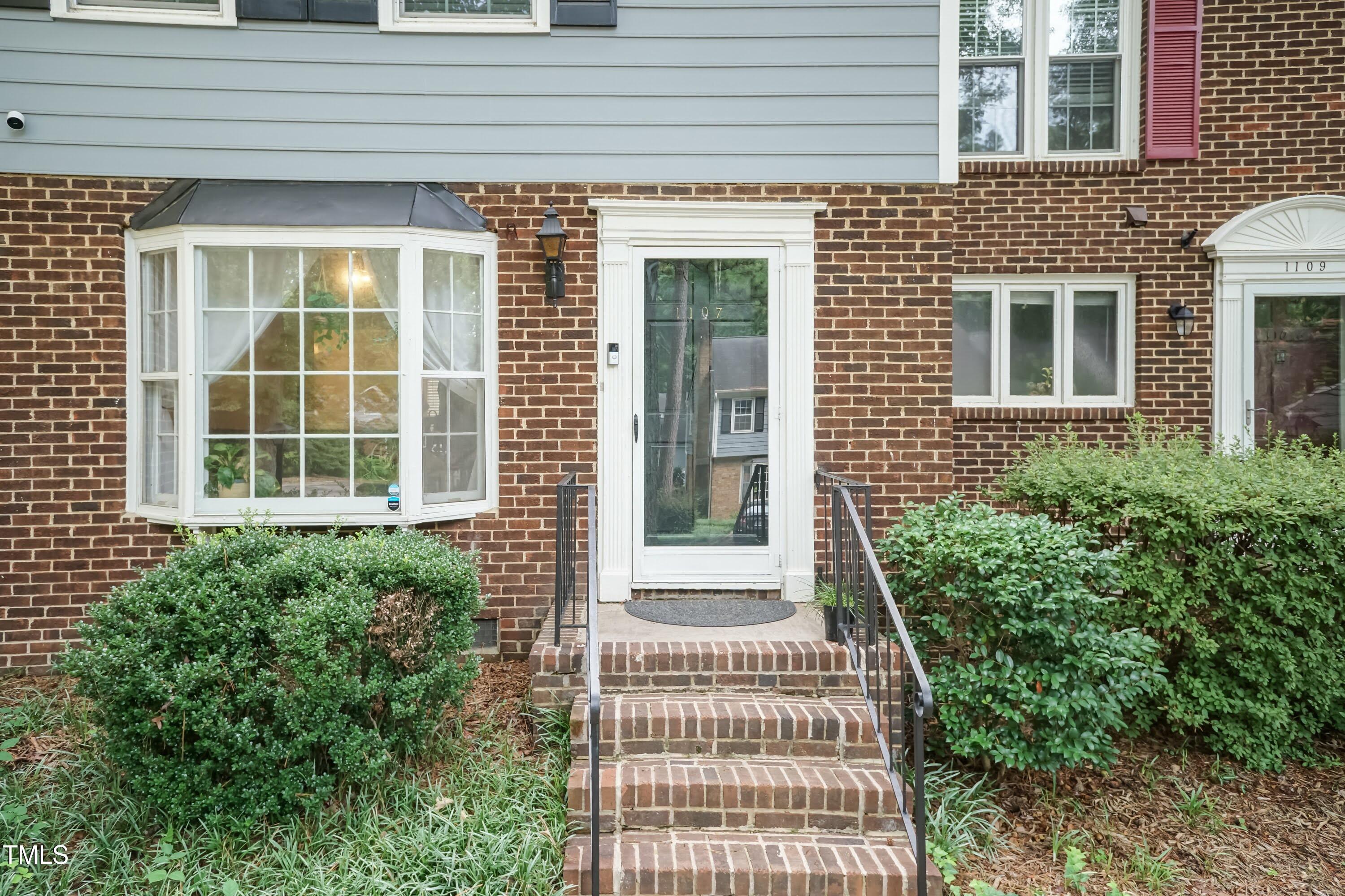 1107 Collington Drive Property Photo 3