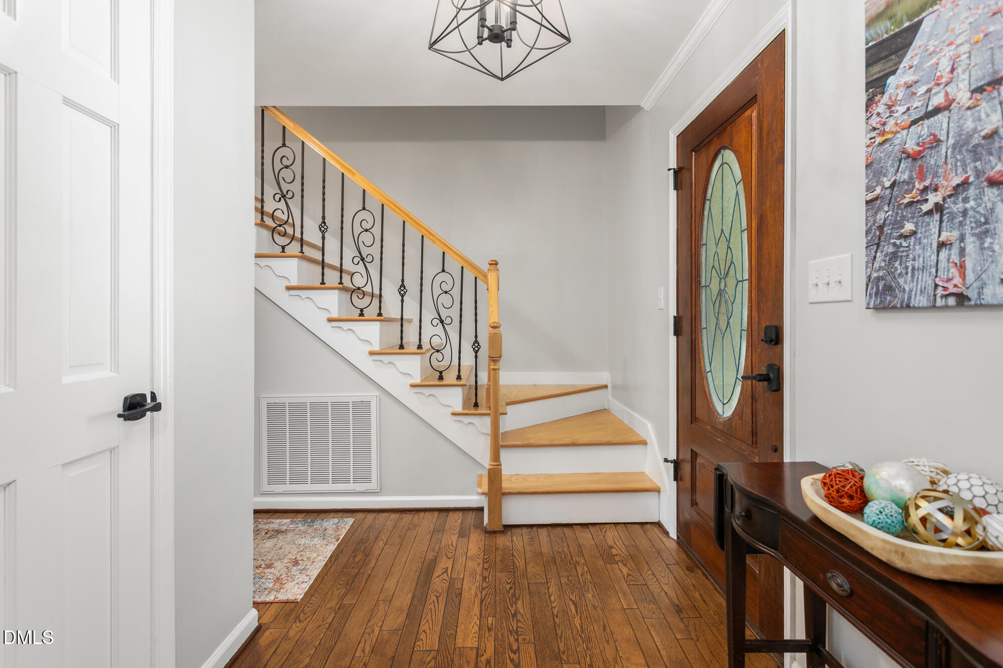 207 Windrift Drive Property Photo 8