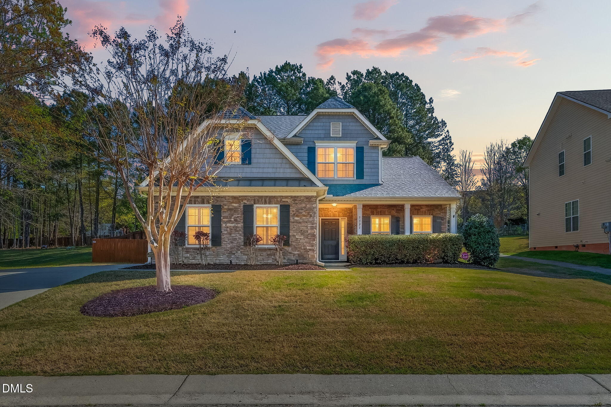 5325 Sapphire Springs Drive Property Photo 1