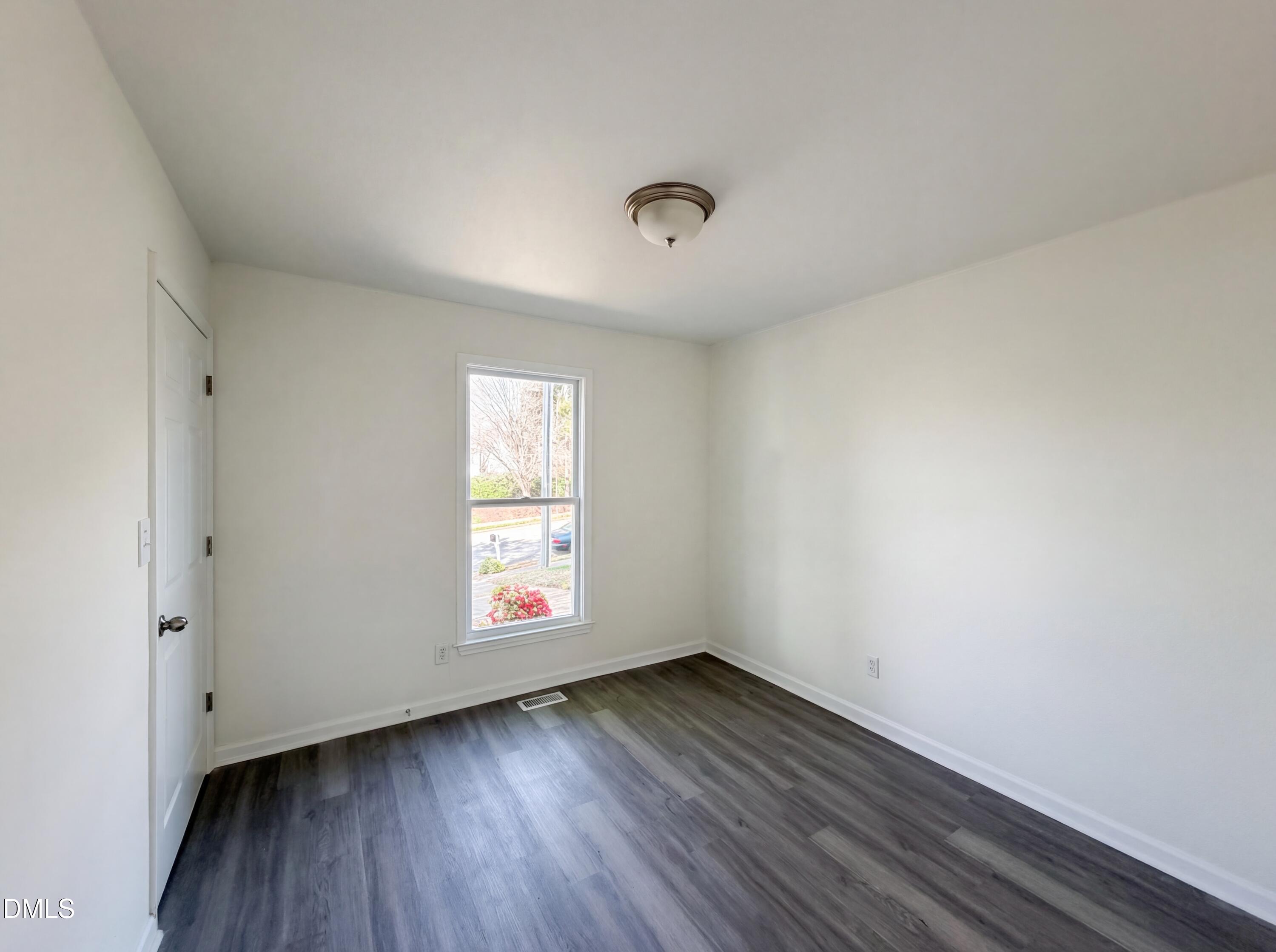 5236 Turf Grass Court Property Photo 9