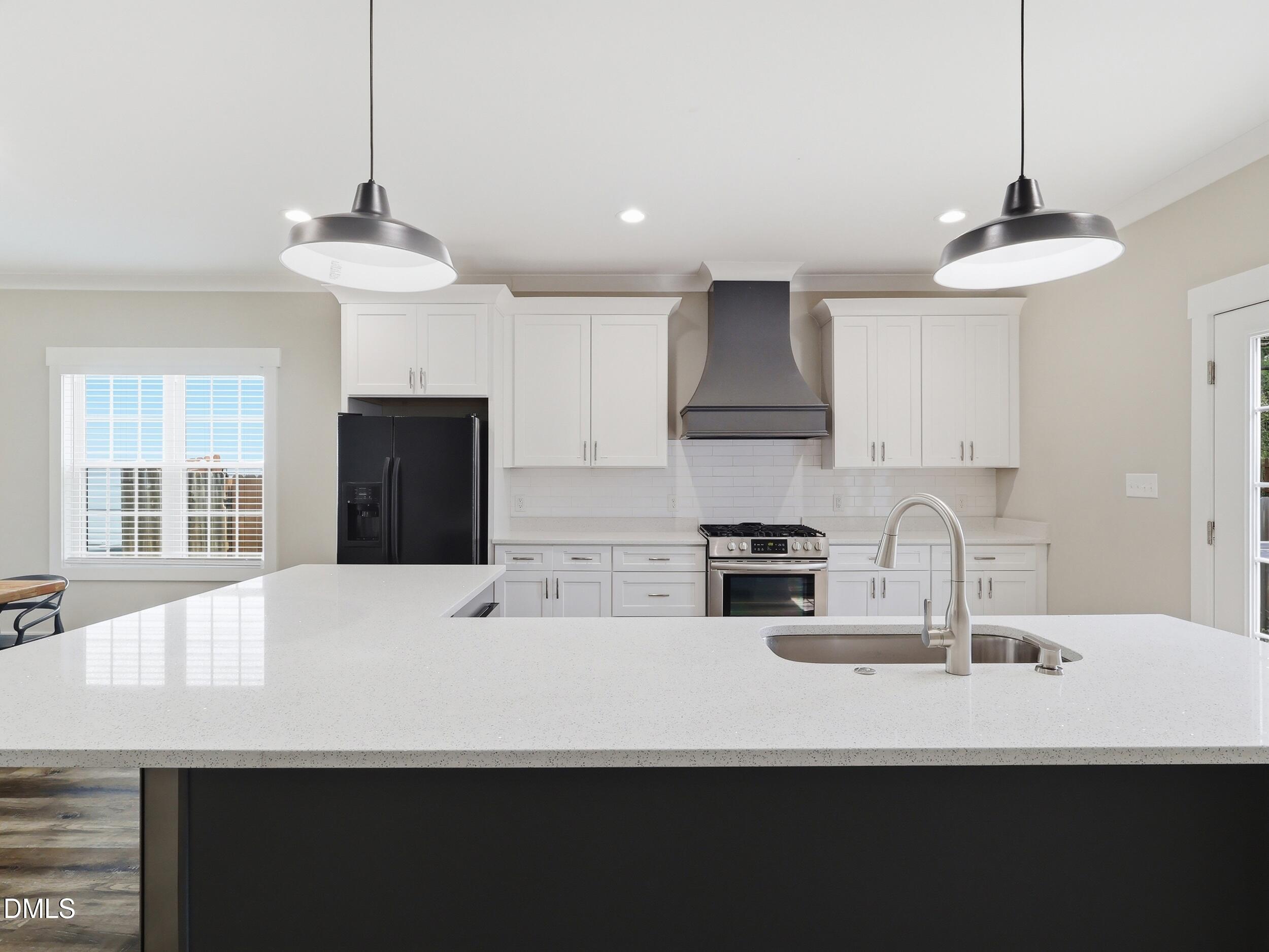 1008 Holloway Street Property Photo 13