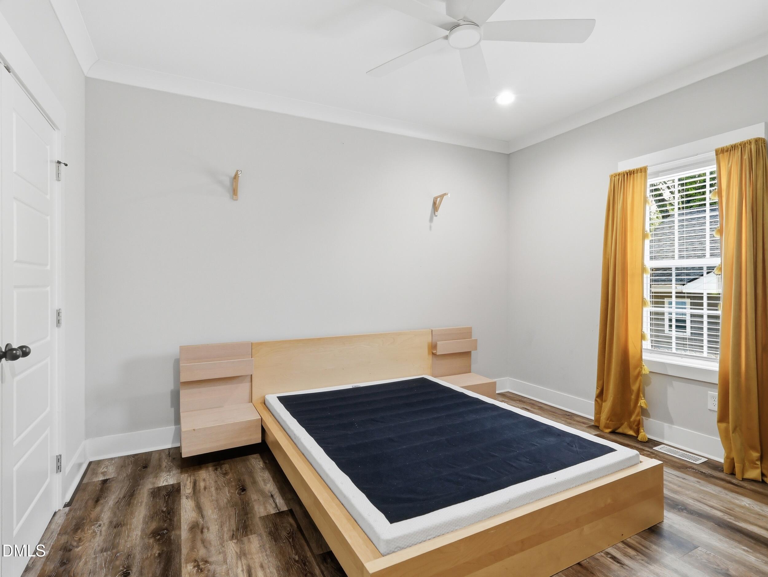 1008 Holloway Street Property Photo 22
