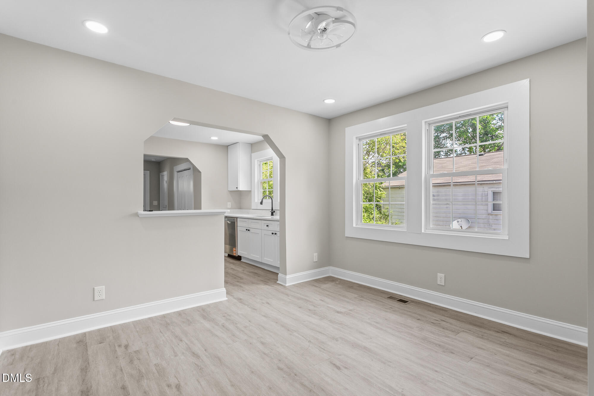 110 W Rockway Street Property Photo 6