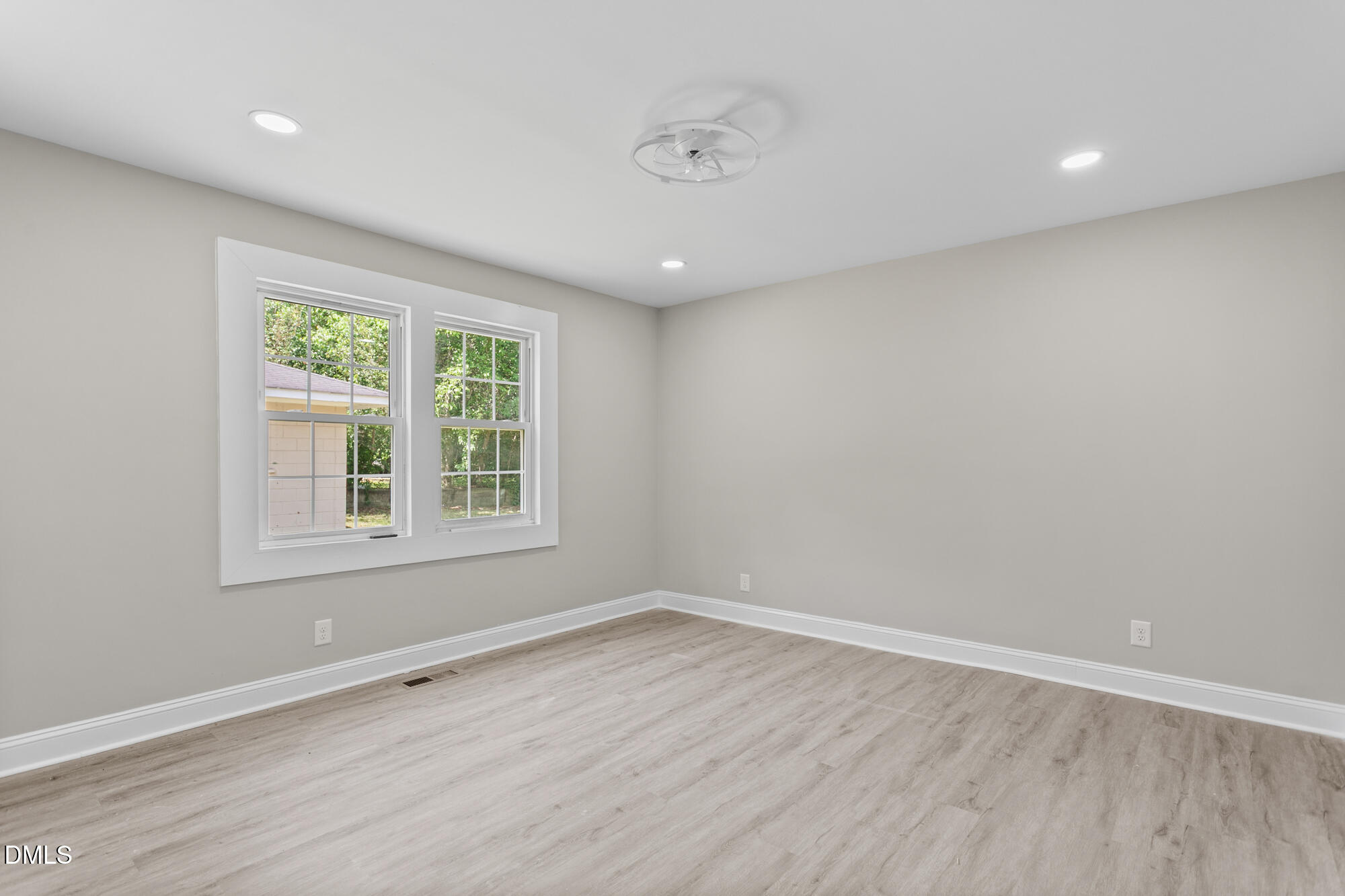 110 W Rockway Street Property Photo 26