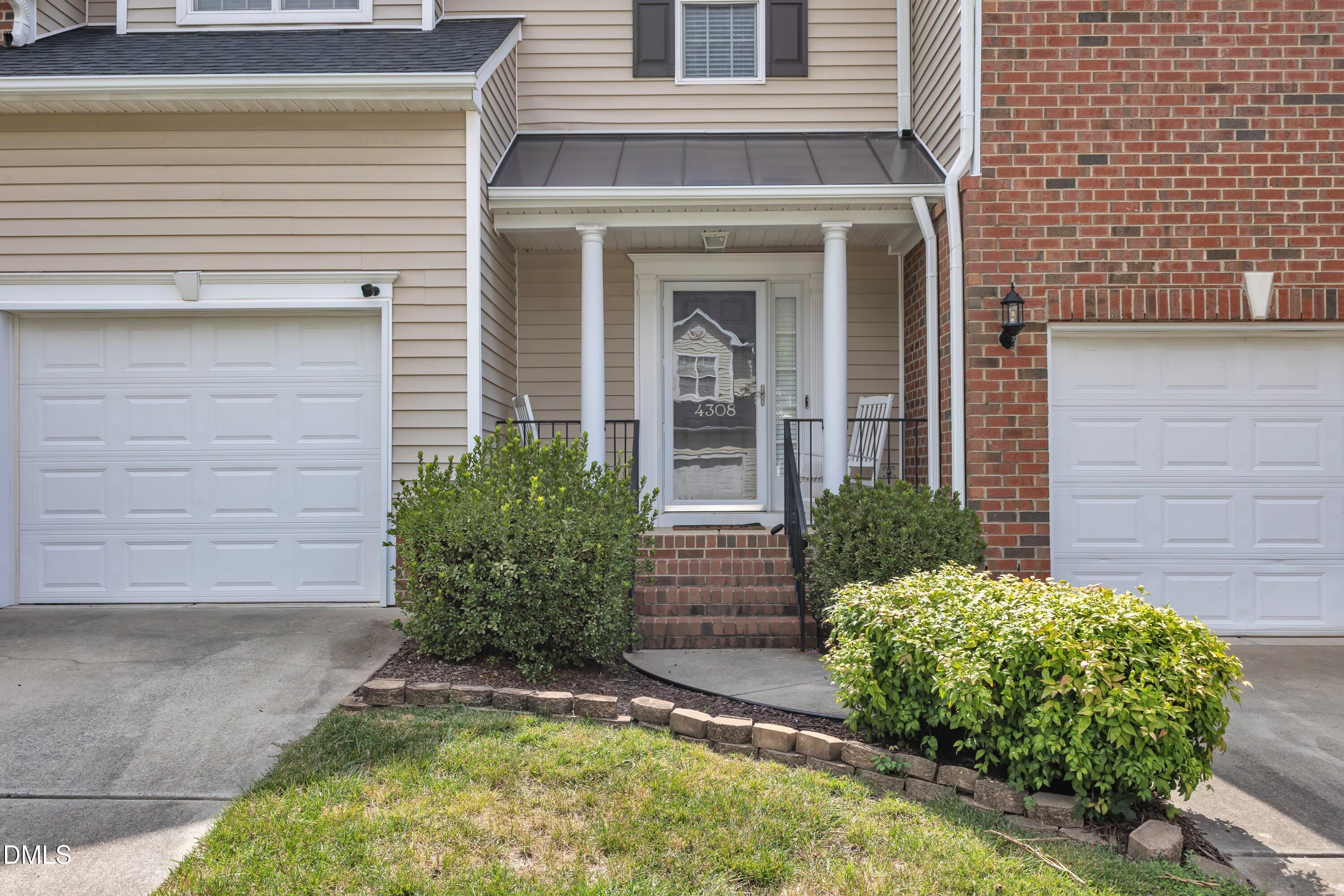 4308 Flintlock Lane Property Photo 5