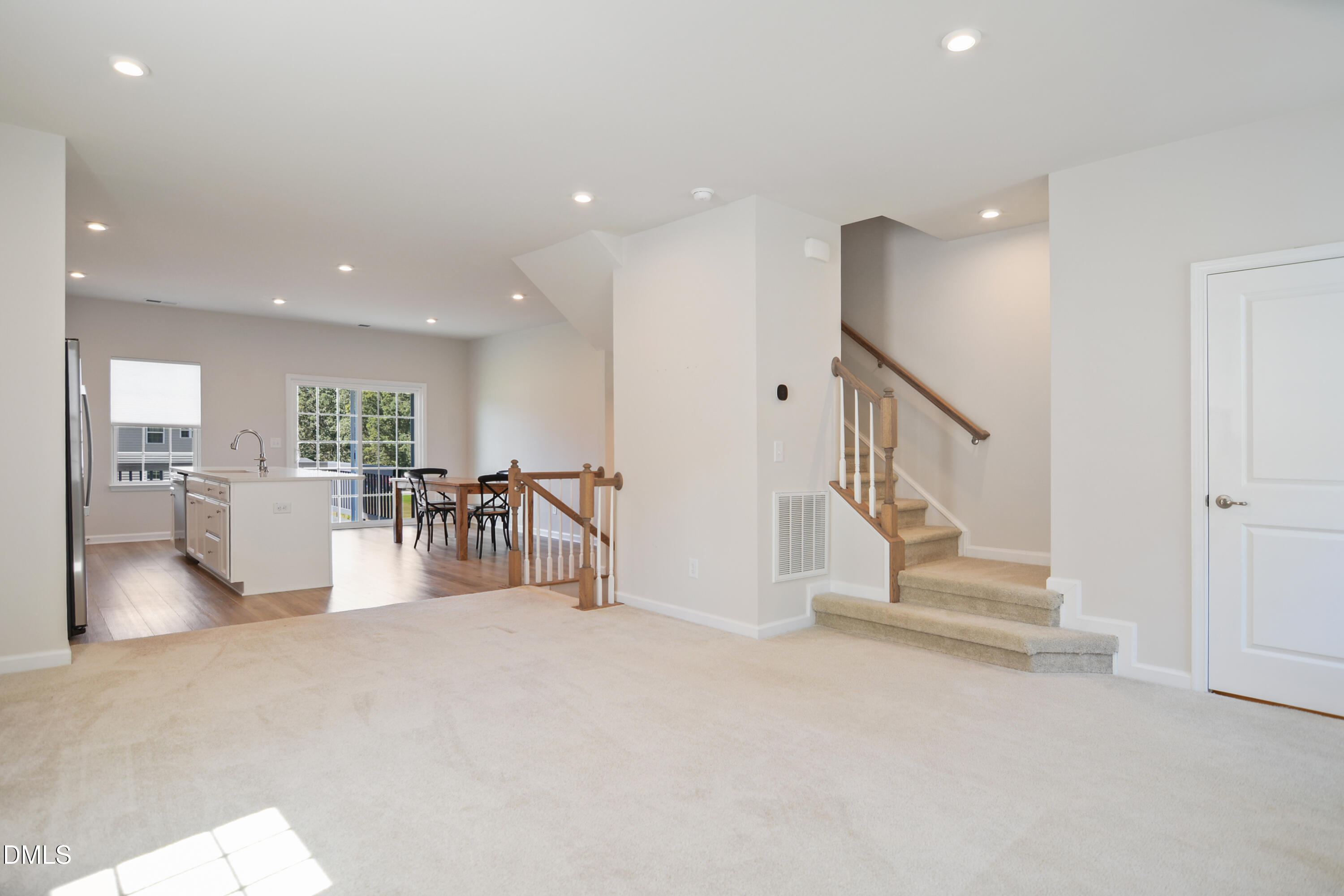 822 Romeria Drive Property Photo 6
