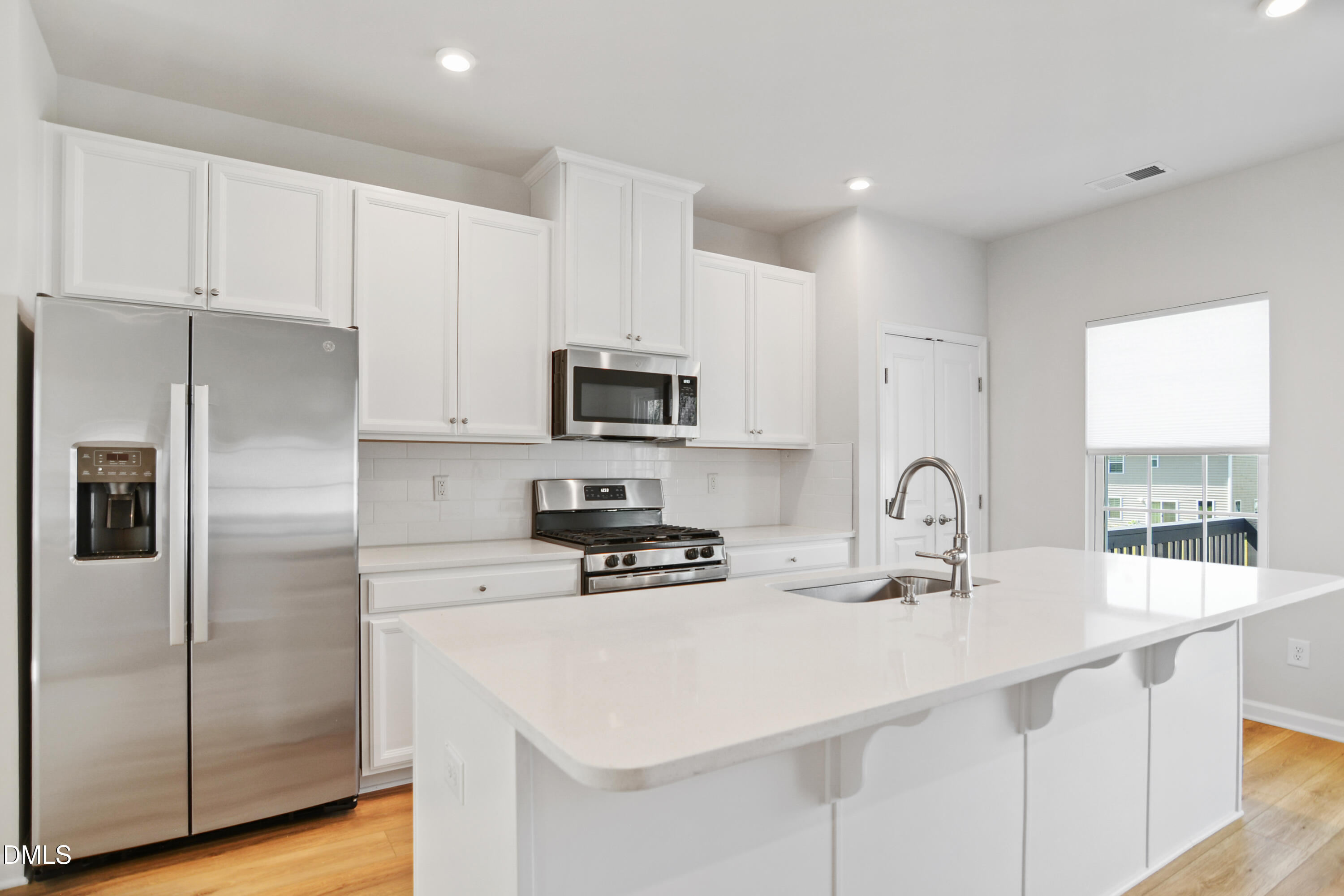 822 Romeria Drive Property Photo 8
