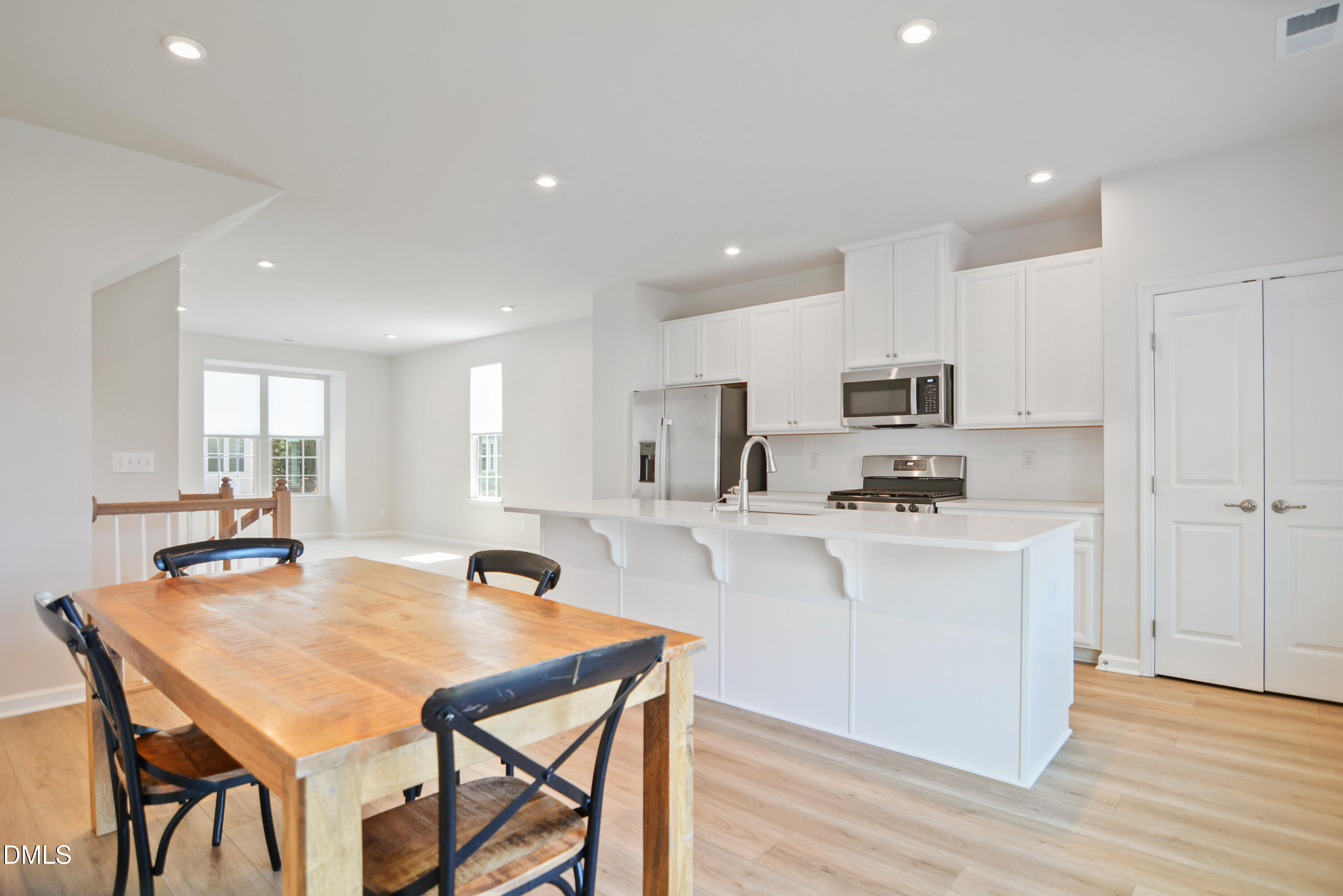 822 Romeria Drive Property Photo 11