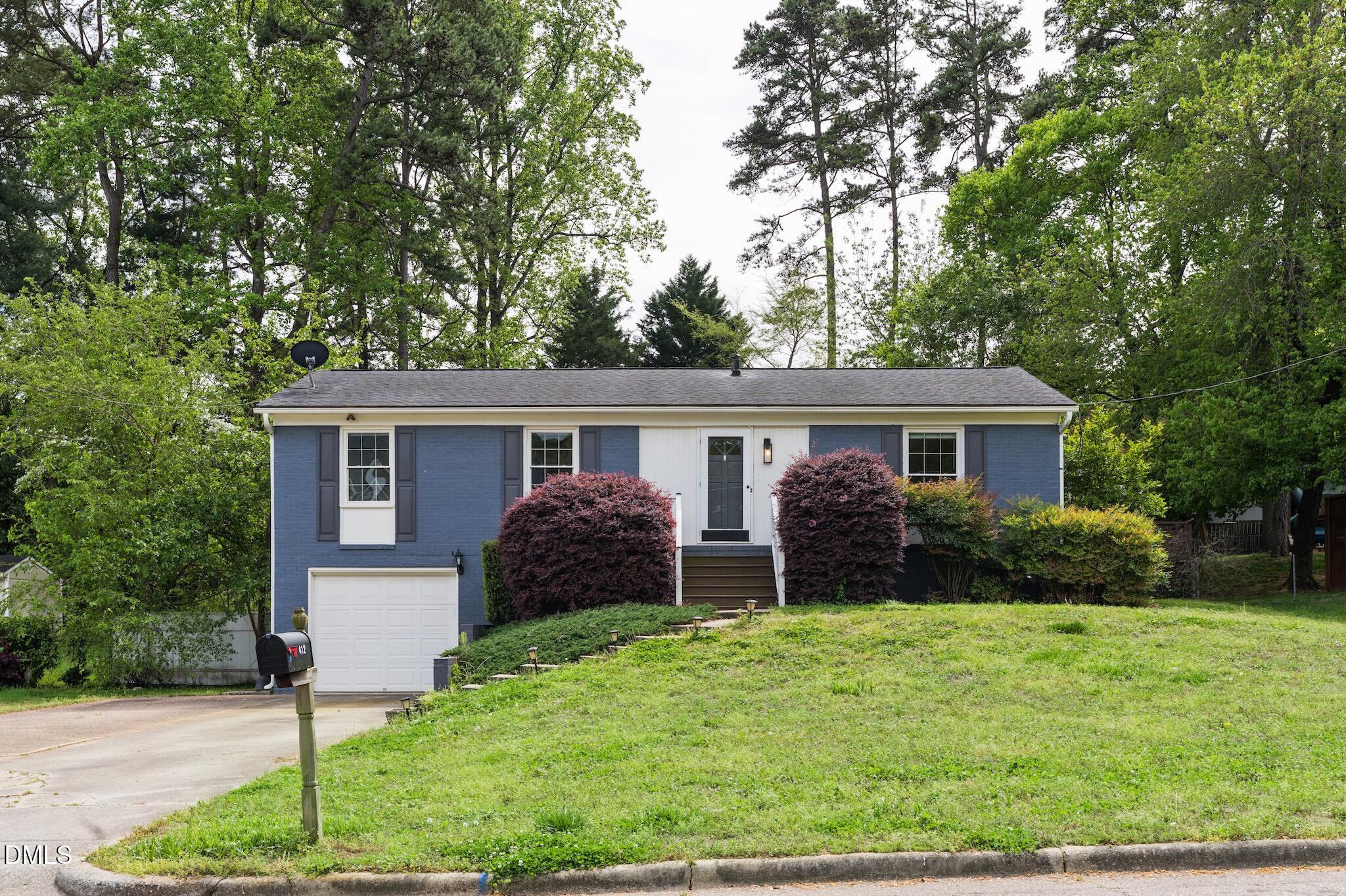 412 Pinecroft Drive Property Photo 6
