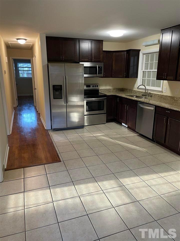 406 Bryan Street Property Photo 8