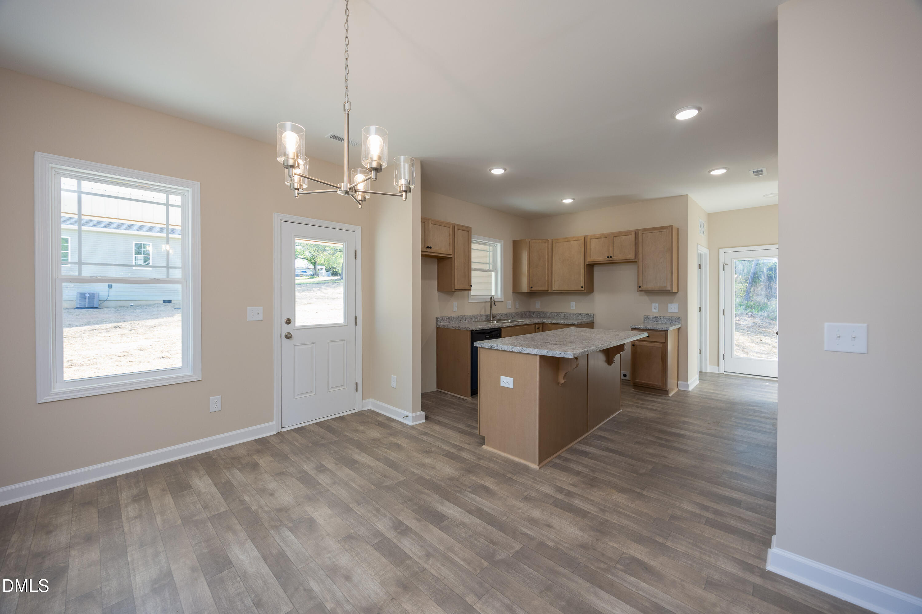 201 W Hamer Street Property Photo 6