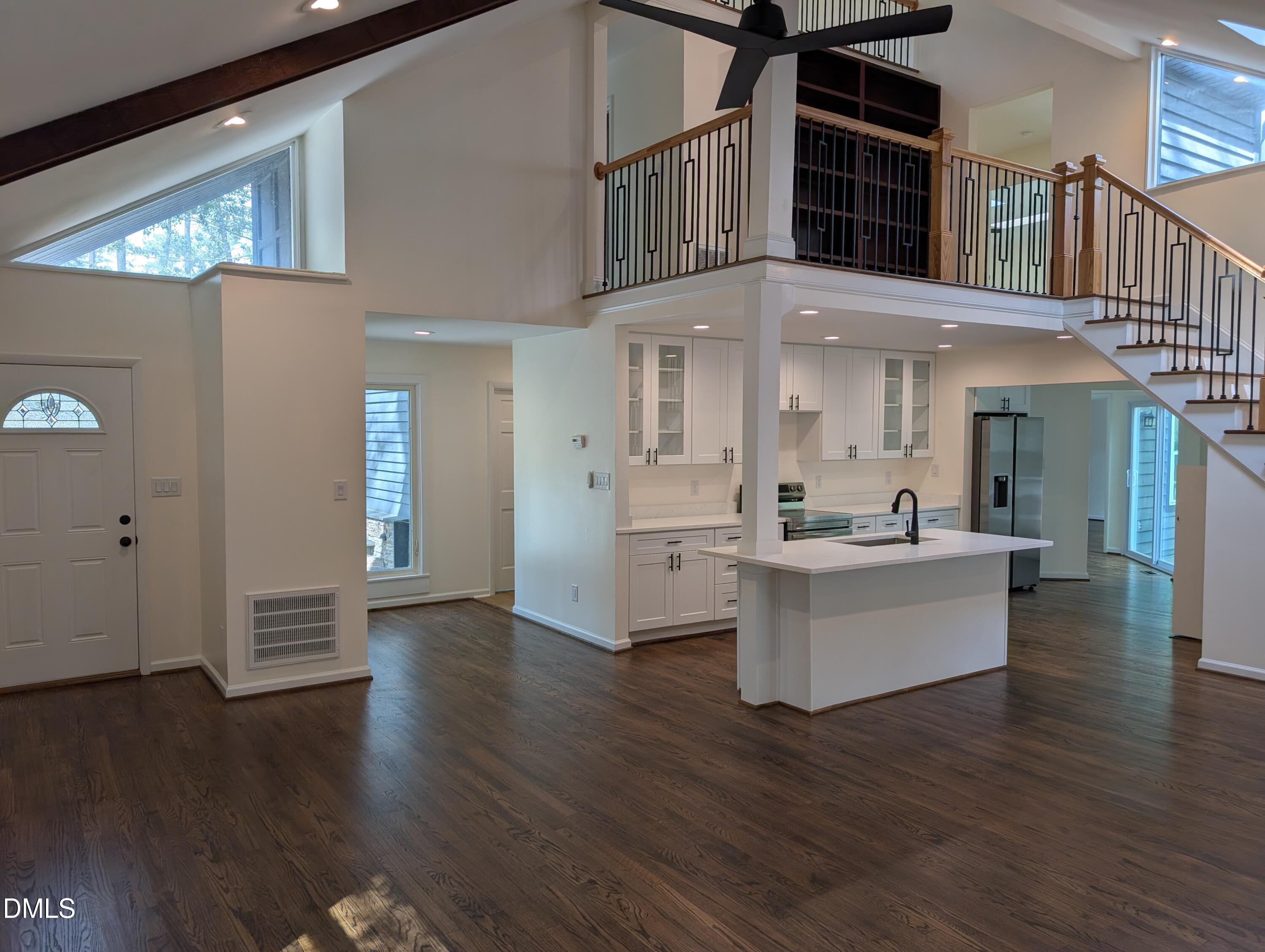 702 Hillandale Lane Property Photo 4