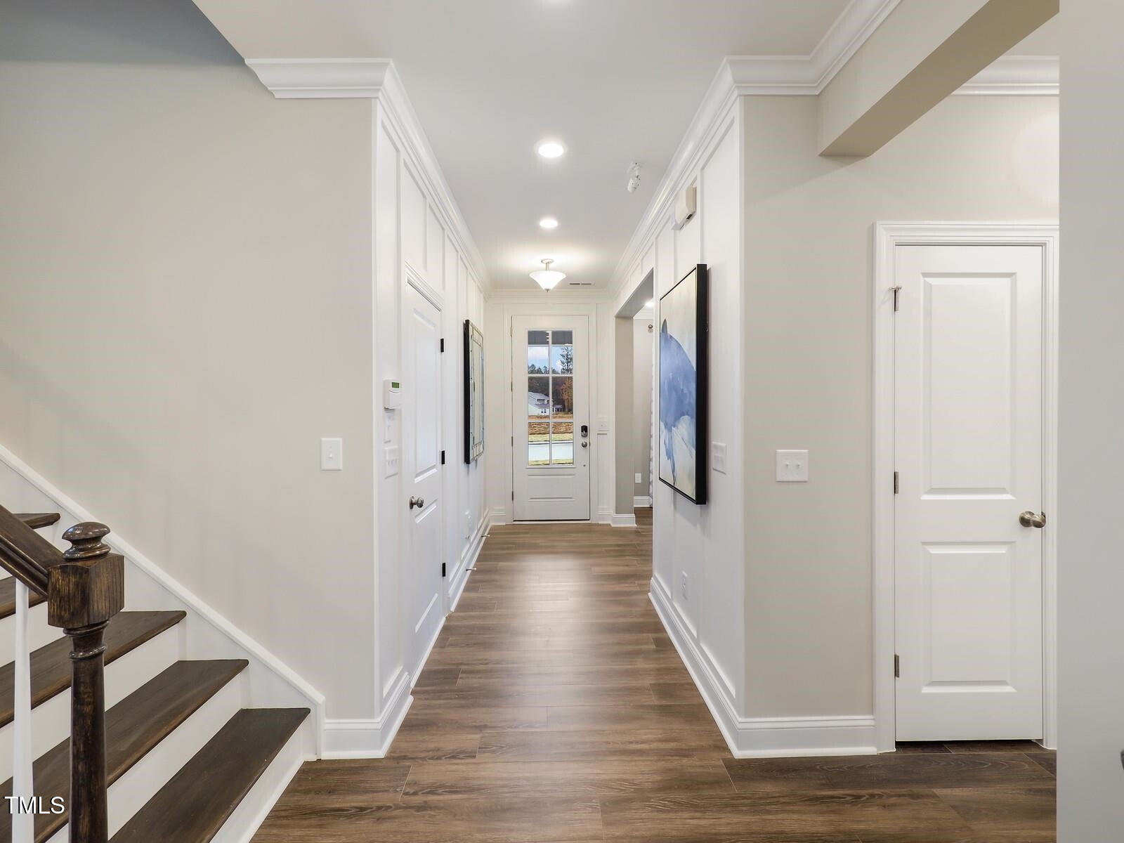 1056 Constellation Circle Property Photo 3