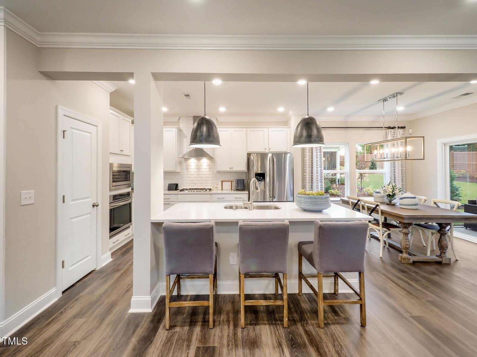 1056 Constellation Circle Property Photo 4