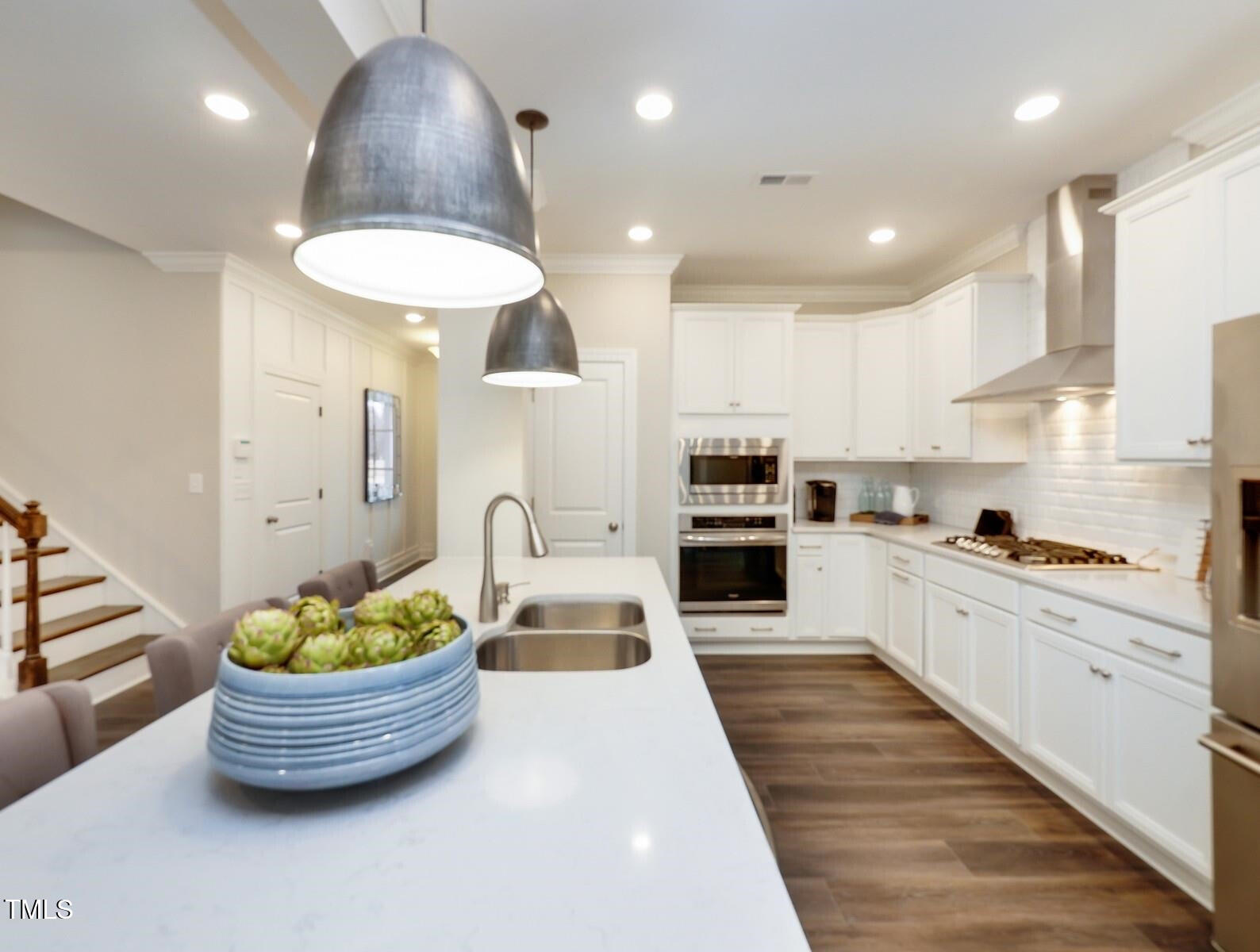 1056 Constellation Circle Property Photo 5