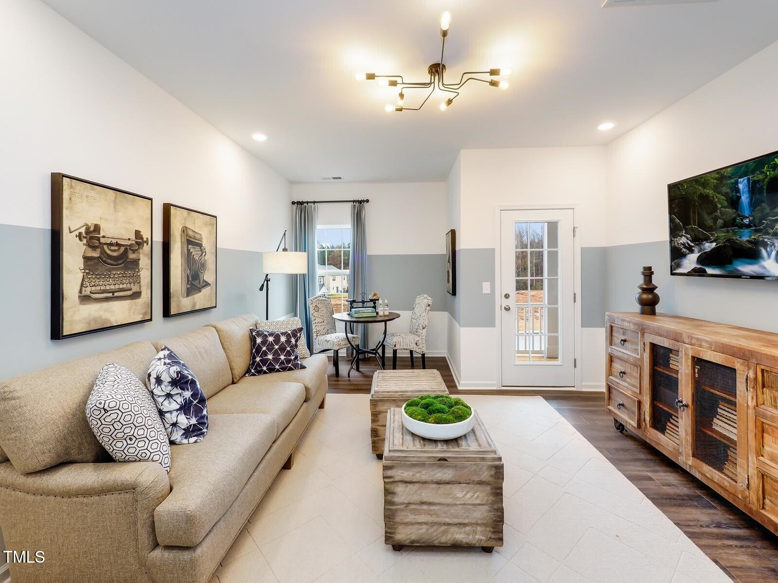 1056 Constellation Circle Property Photo 18