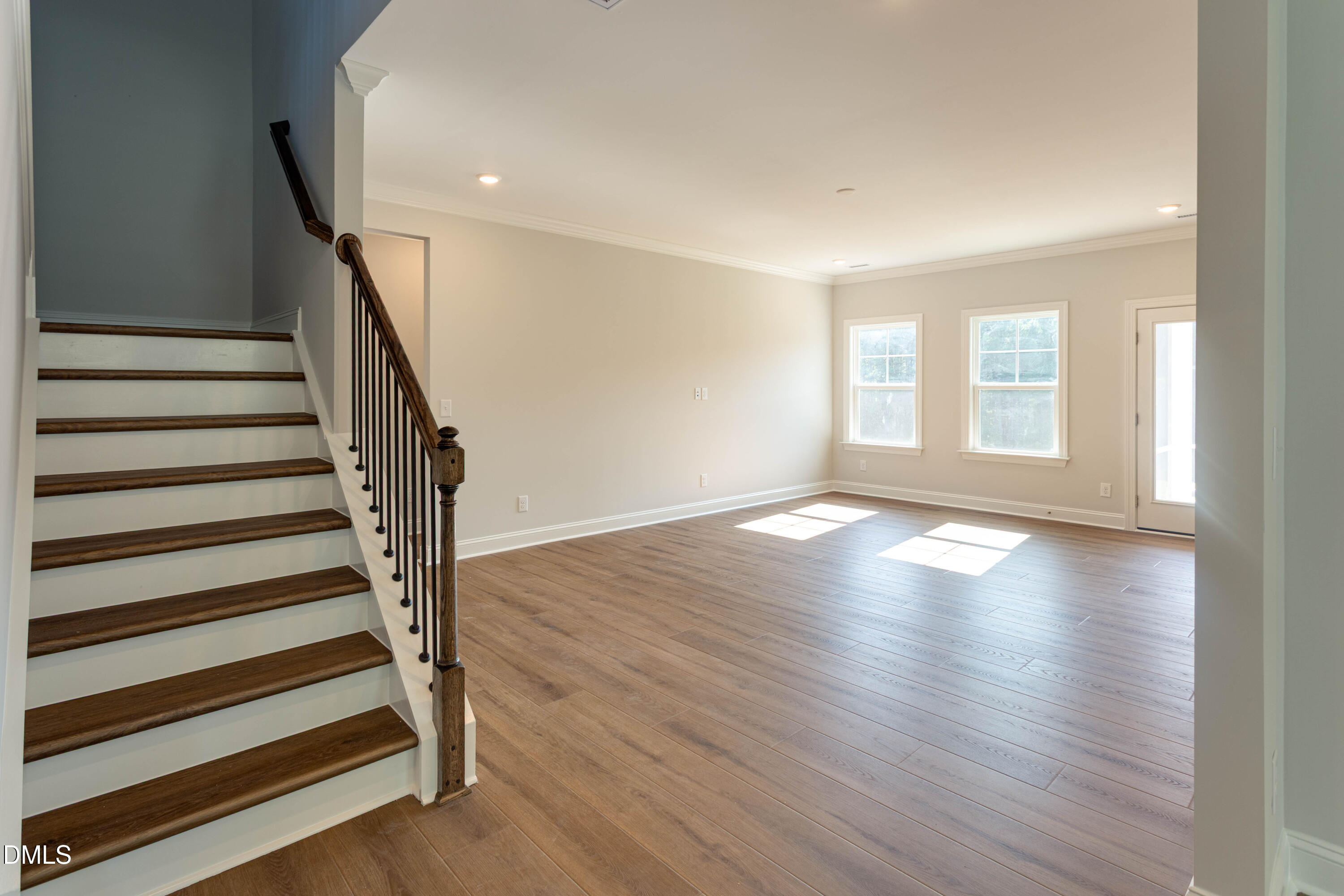 1052 Constellation Circle Property Photo 9