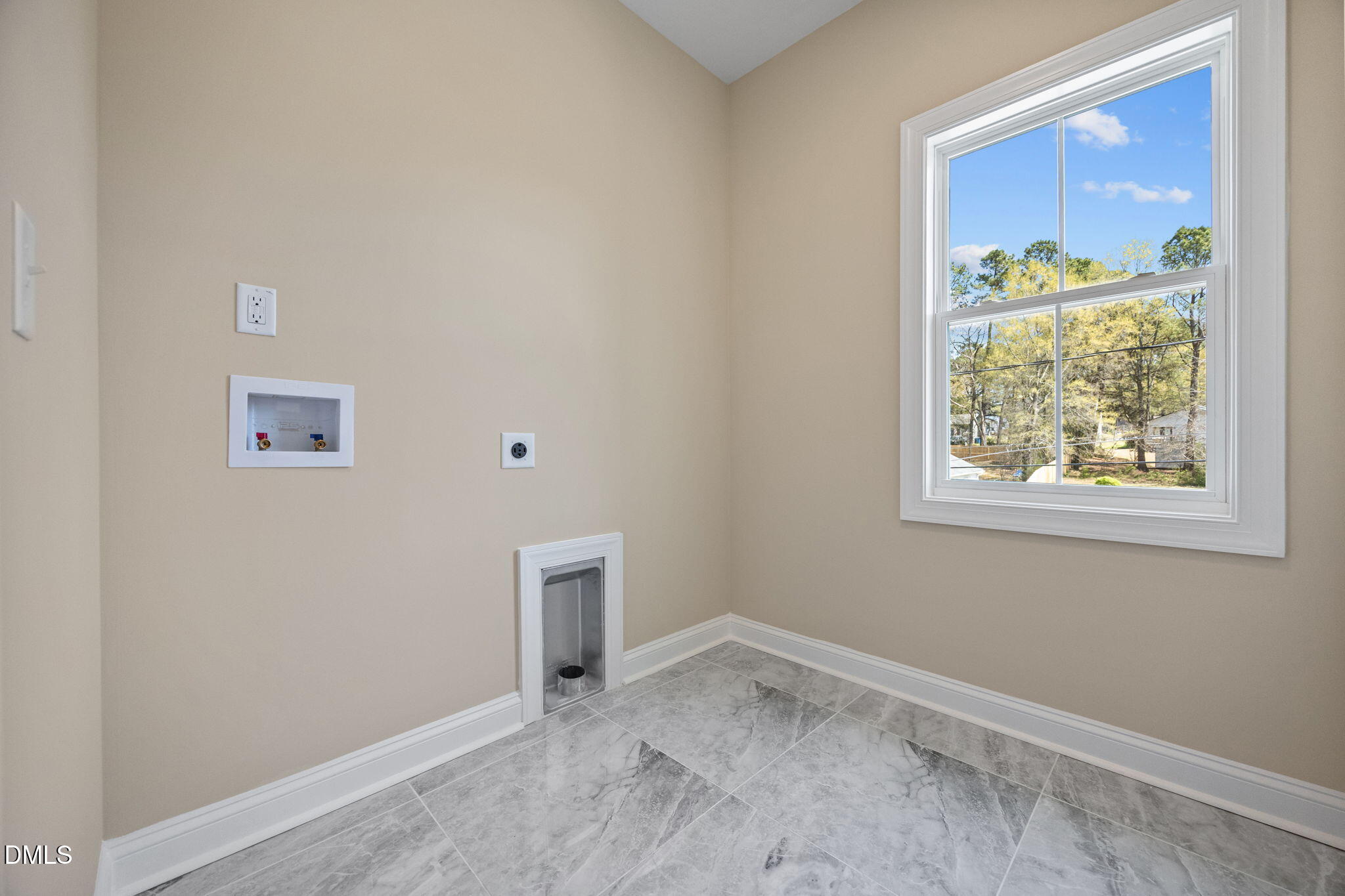 412/408 Sparella Street Property Photo 26