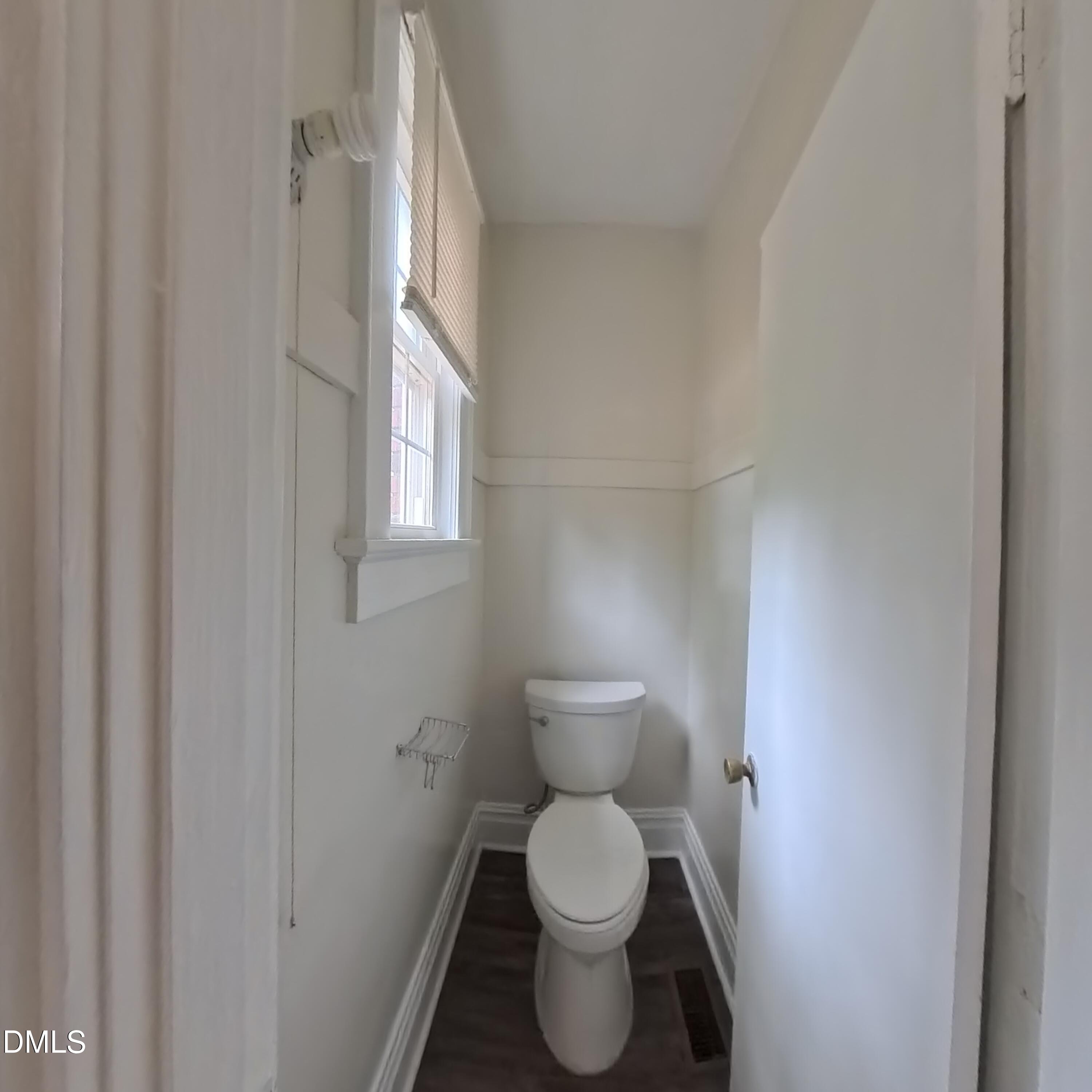 913 Dacian Avenue Property Photo 17