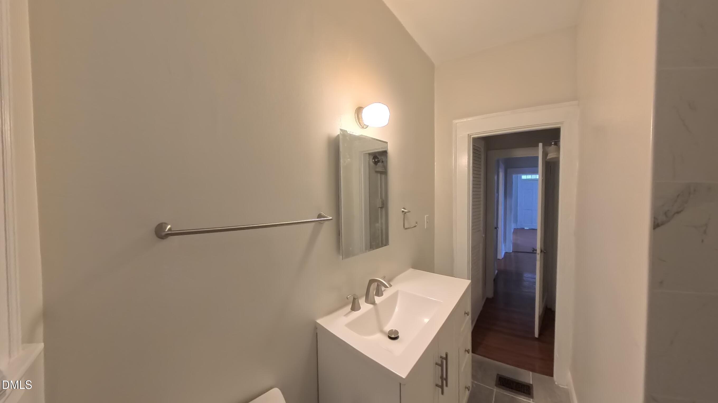 913 Dacian Avenue Property Photo 21