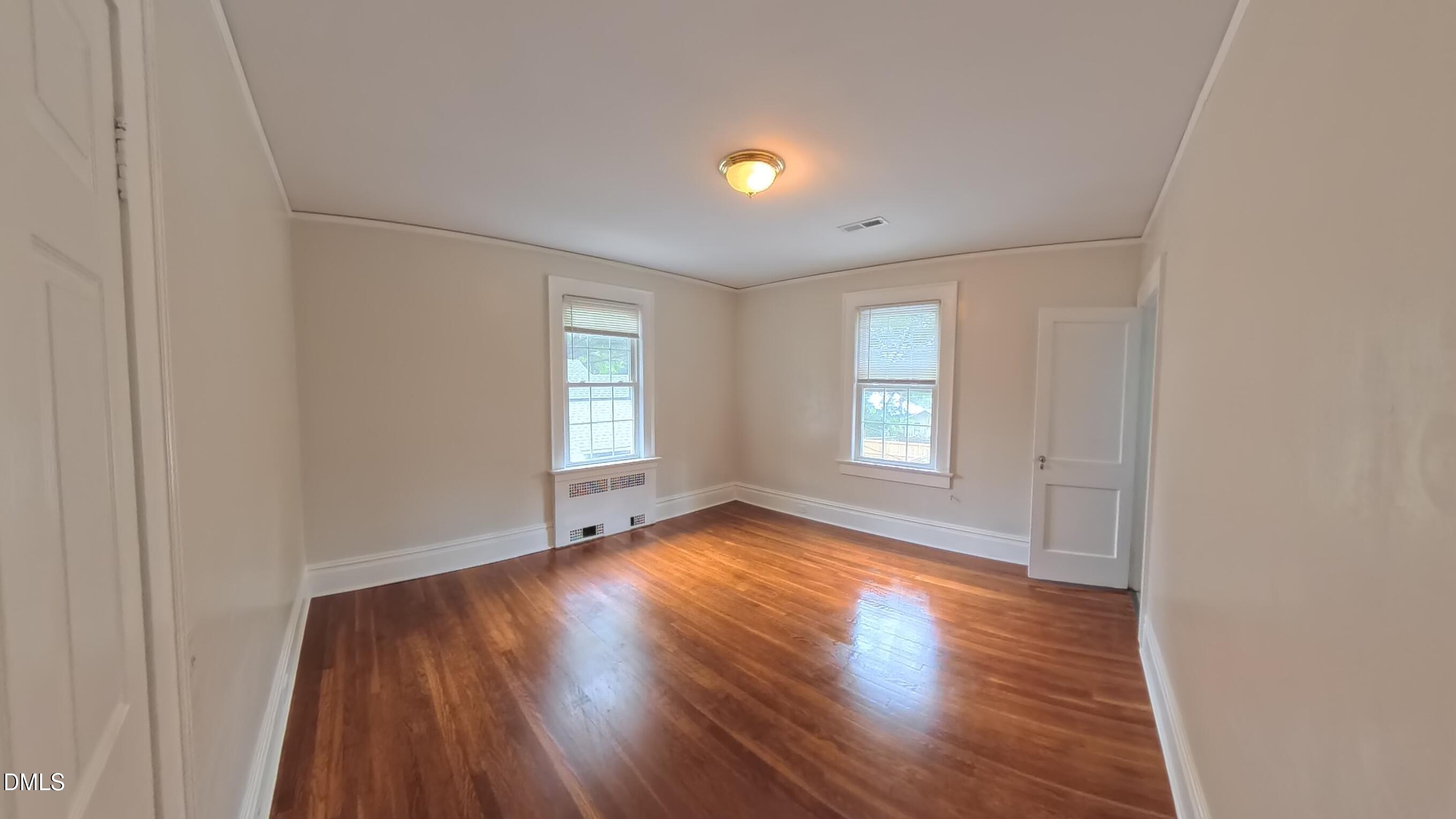 913 Dacian Avenue Property Photo 24