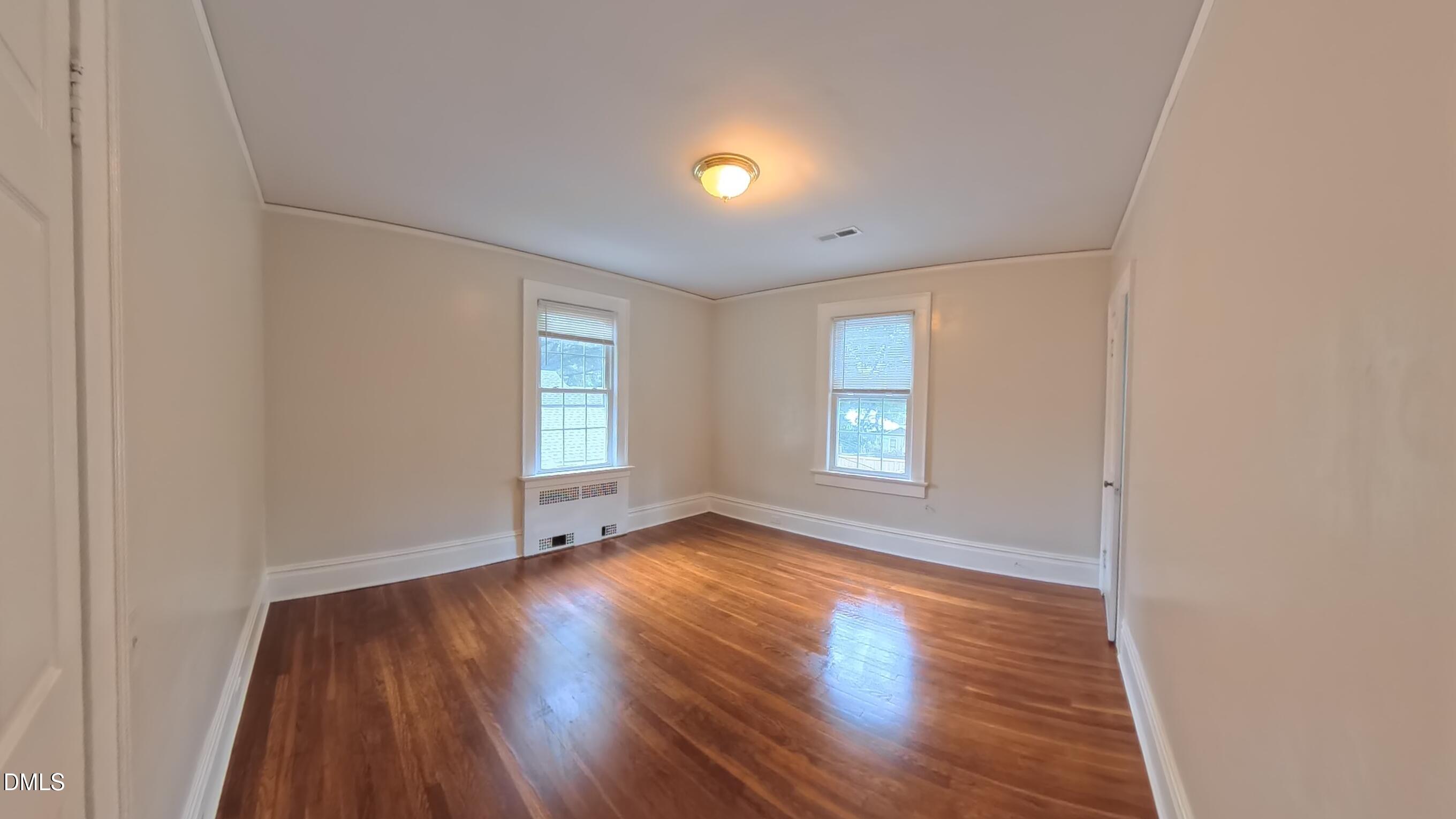 913 Dacian Avenue Property Photo 27