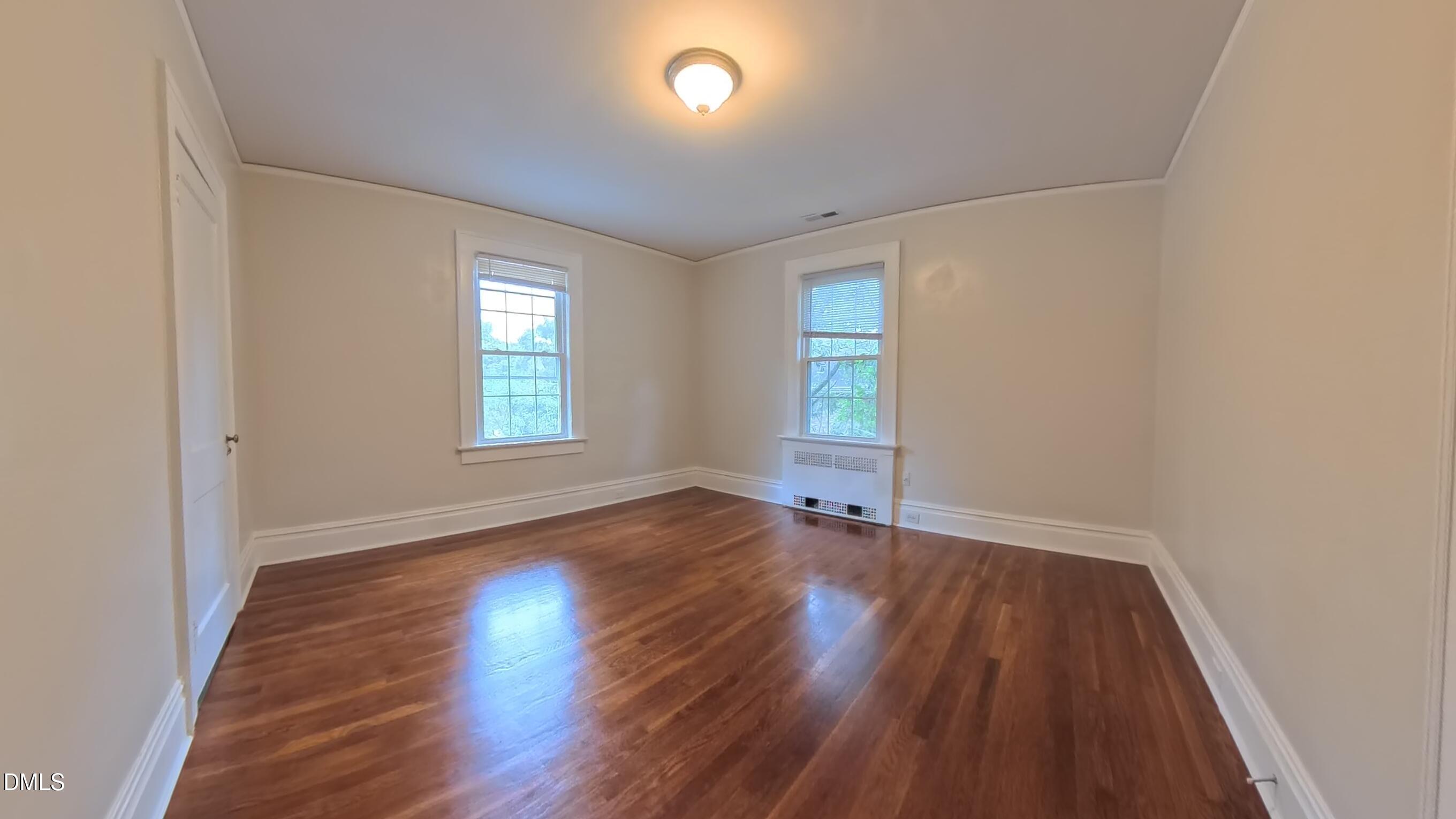 913 Dacian Avenue Property Photo 28