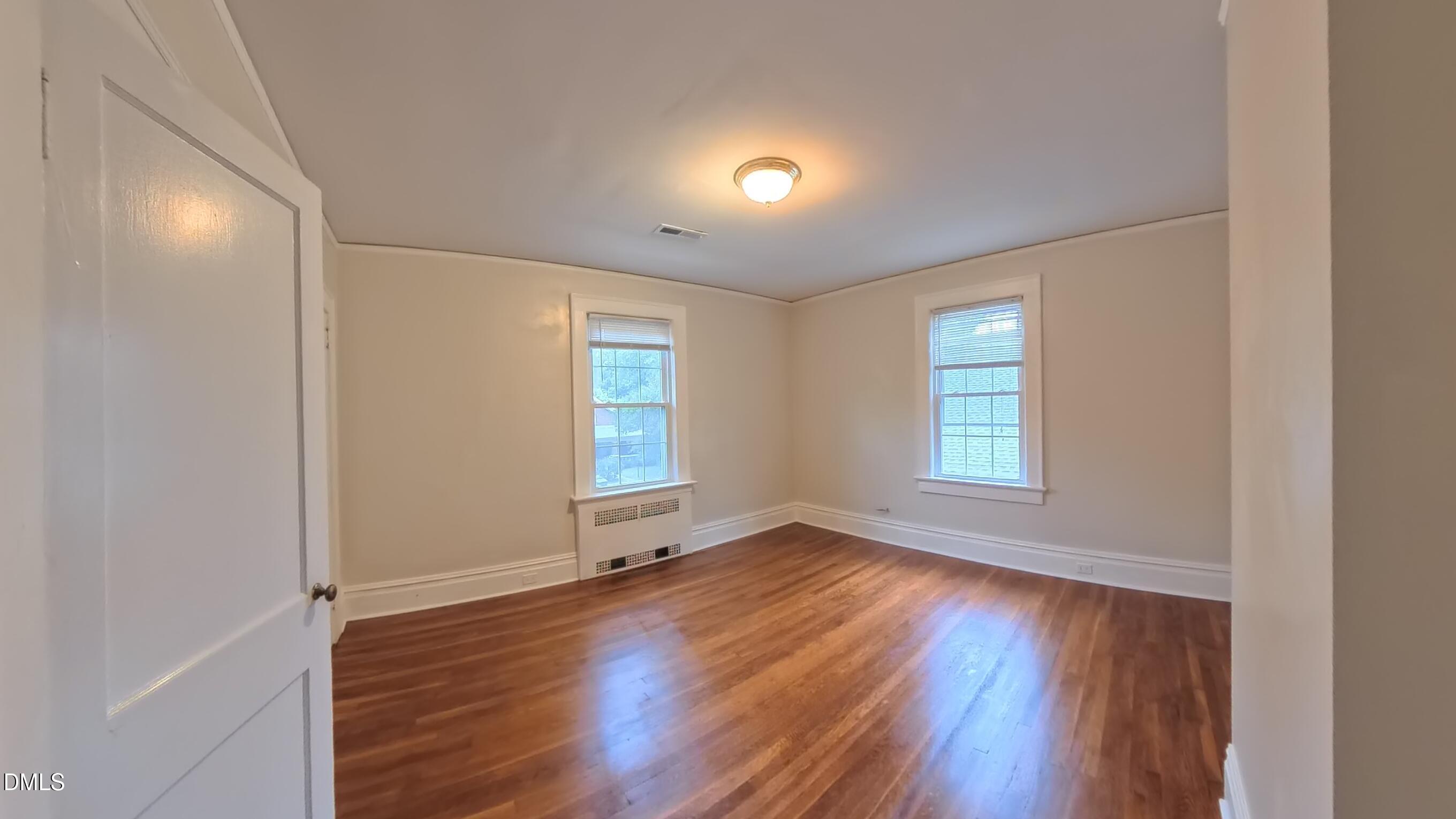 913 Dacian Avenue Property Photo 31