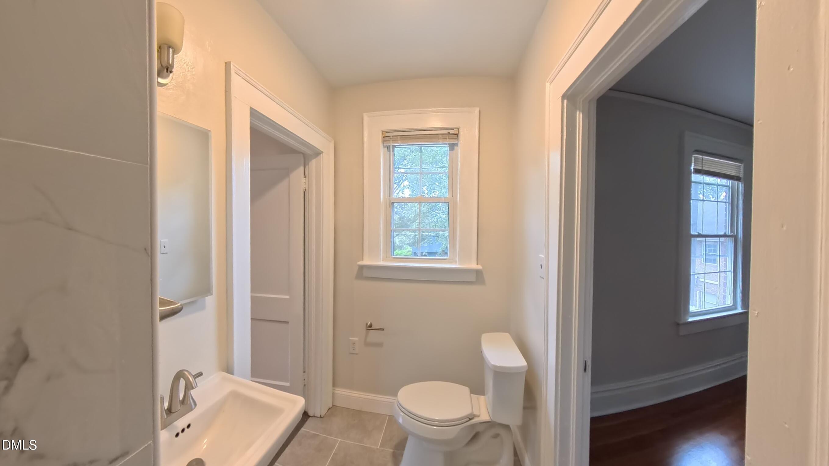 913 Dacian Avenue Property Photo 34
