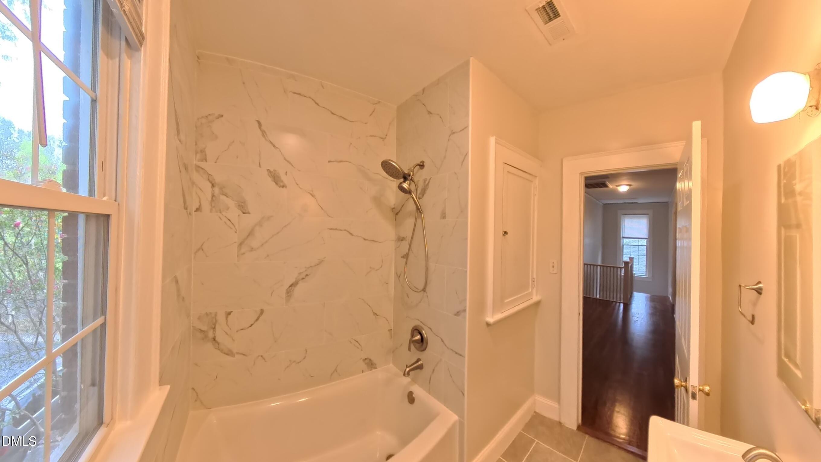 913 Dacian Avenue Property Photo 37