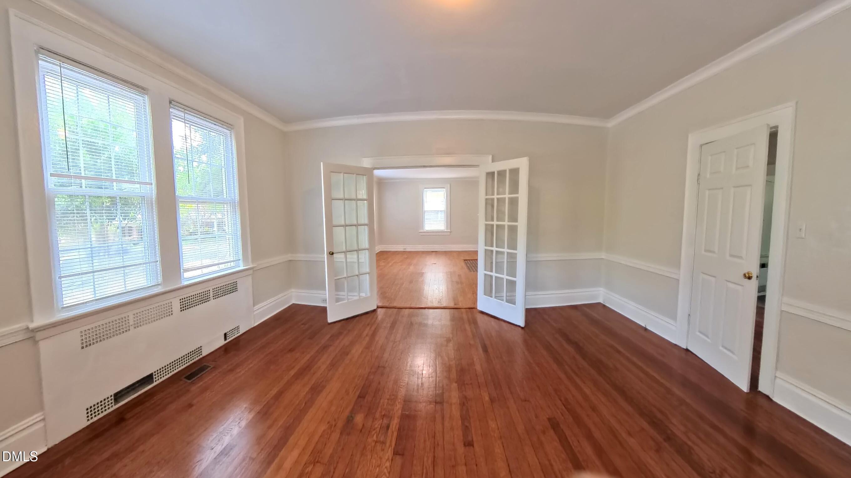 913 Dacian Avenue Property Photo 38