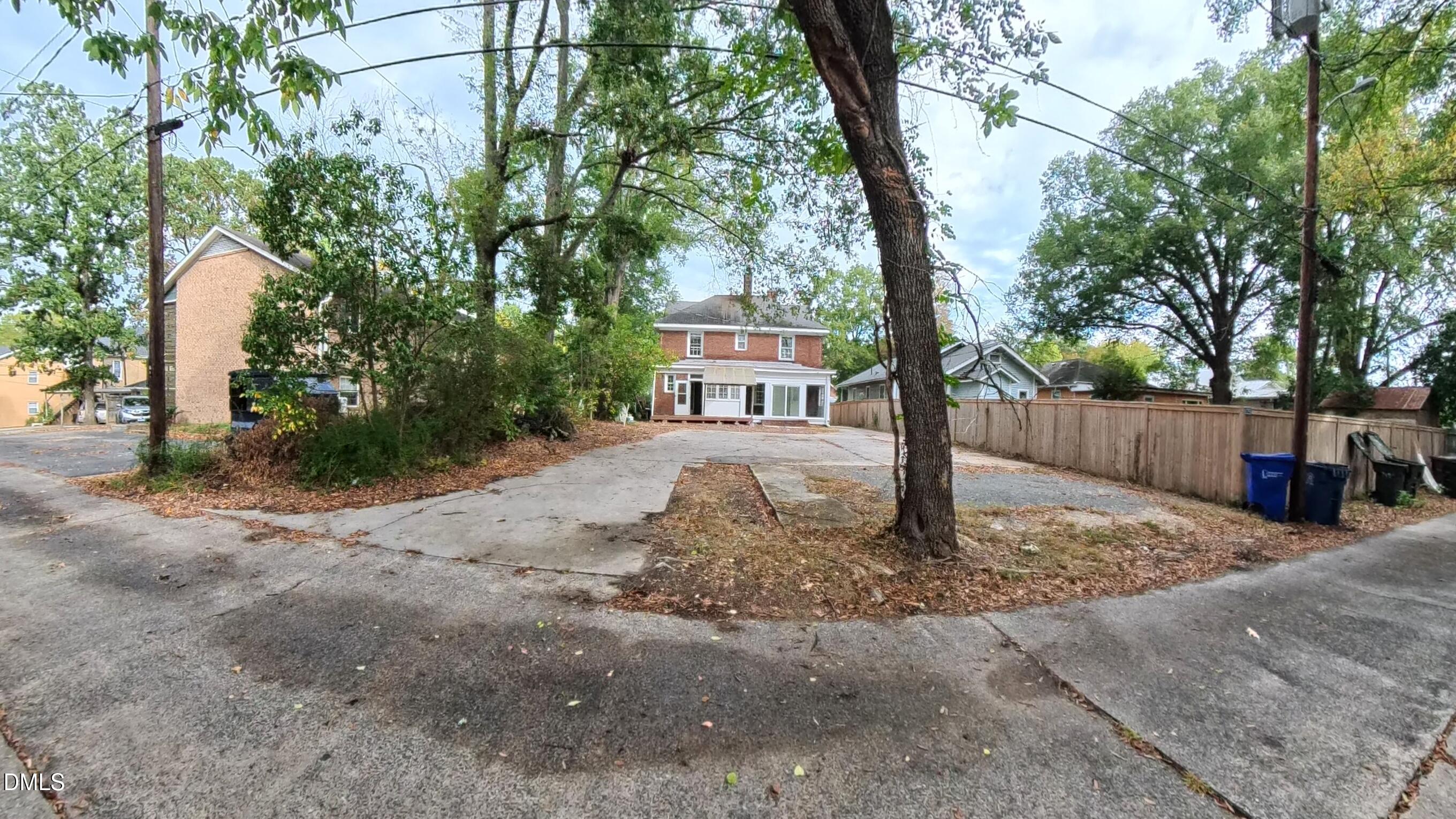 913 Dacian Avenue Property Photo 62