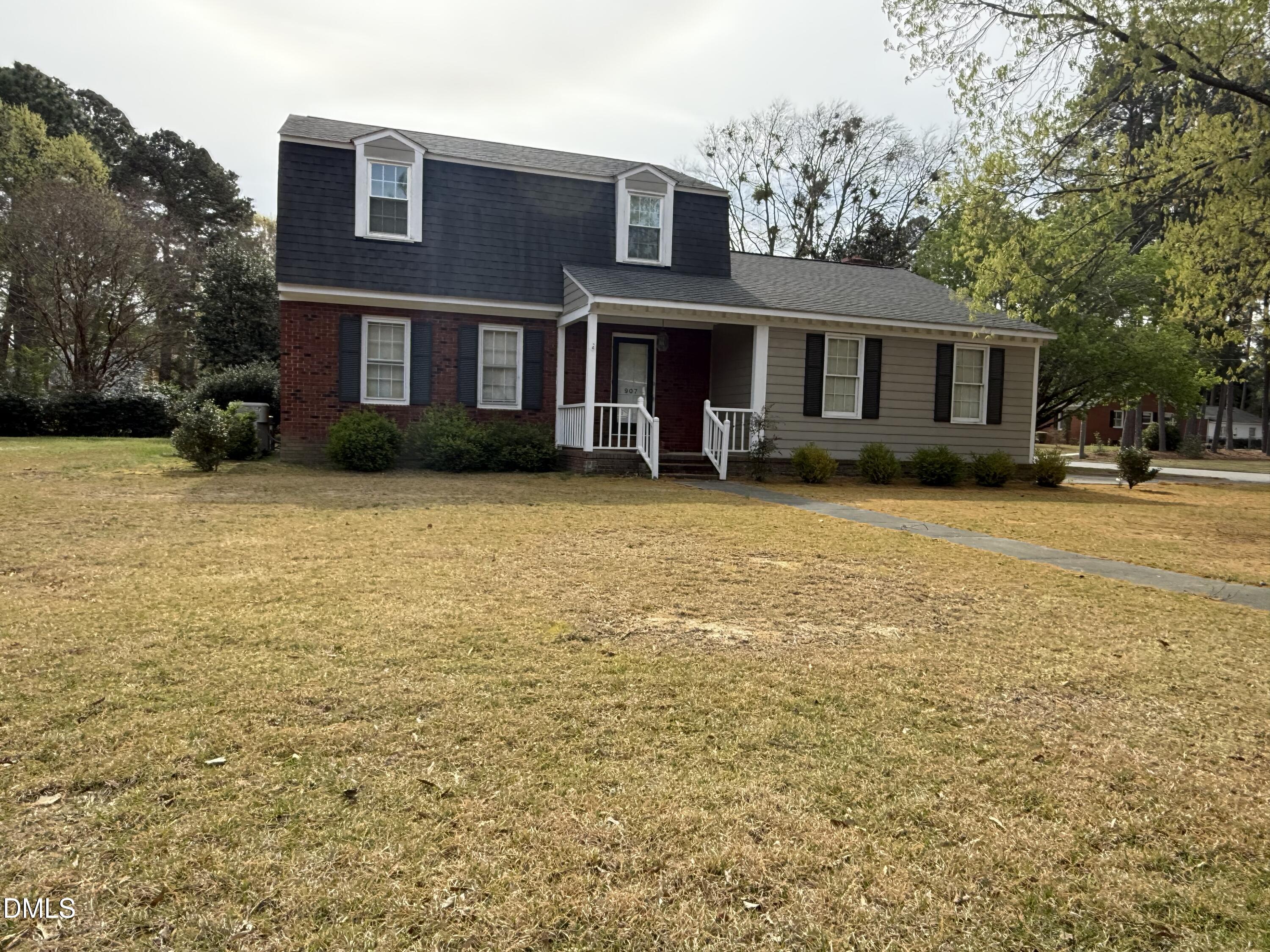 907 Chestnut Drive Property Photo 3