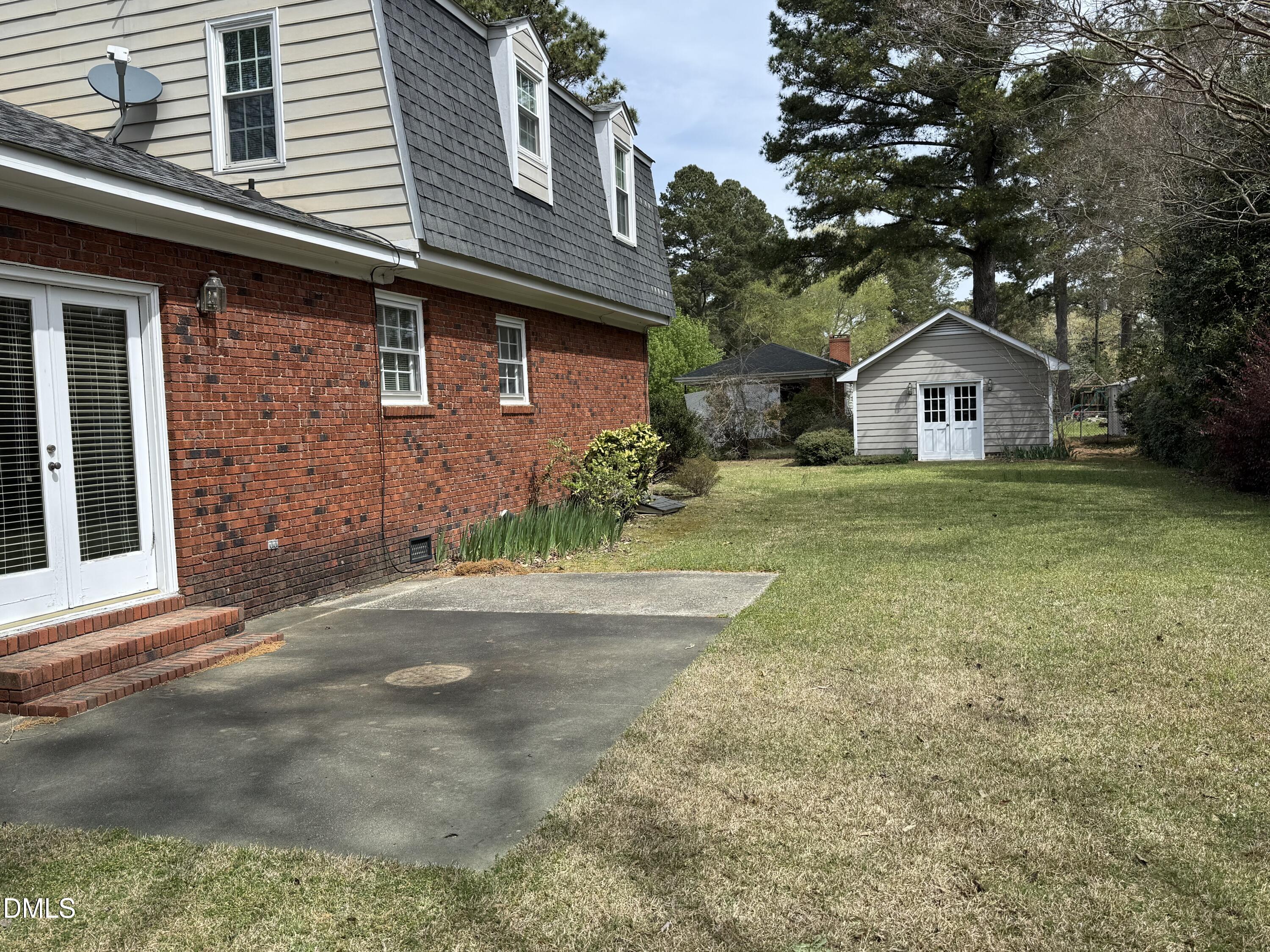 907 Chestnut Drive Property Photo 6