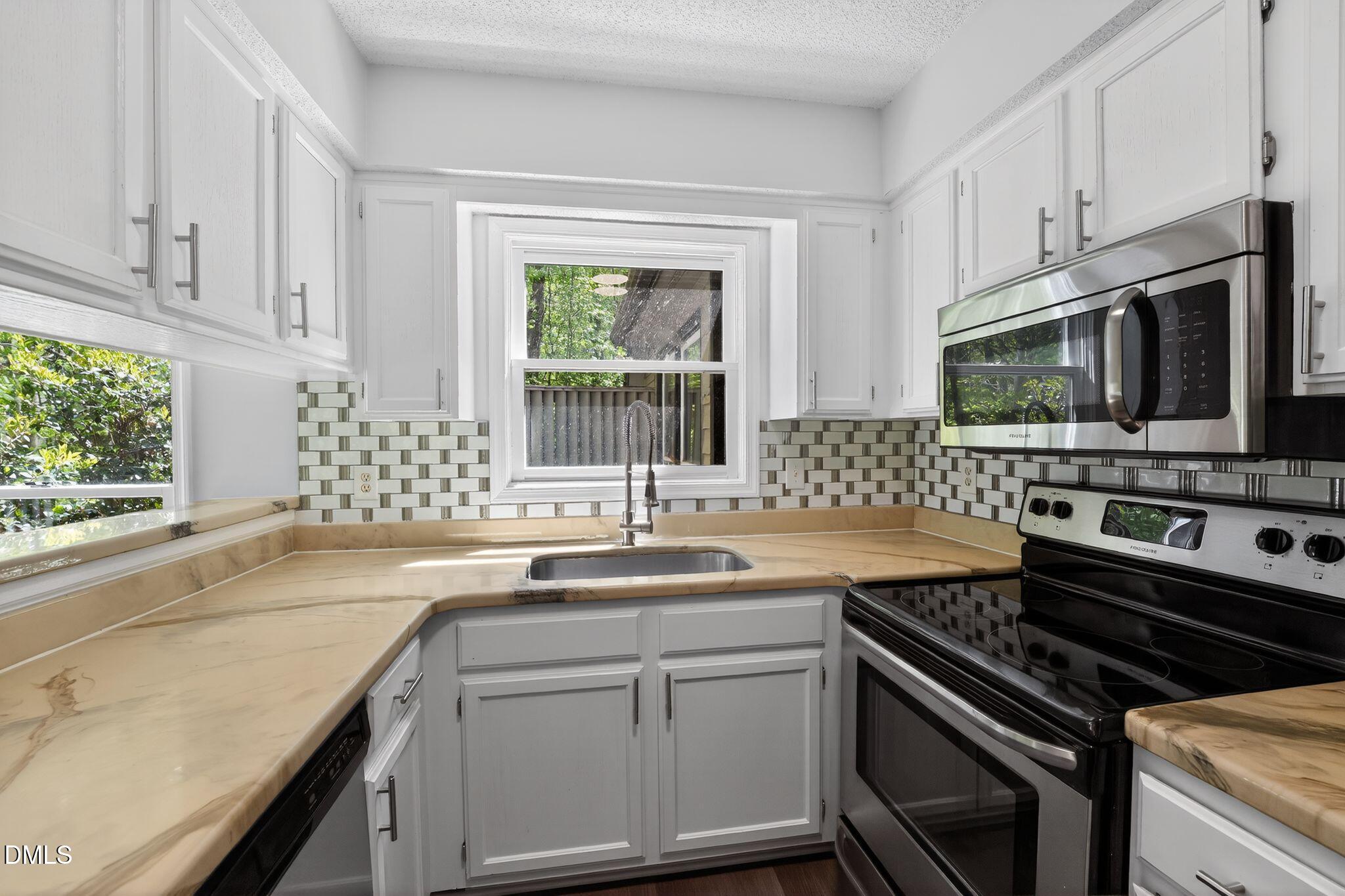 3515 Willowtree Lane Property Photo 7